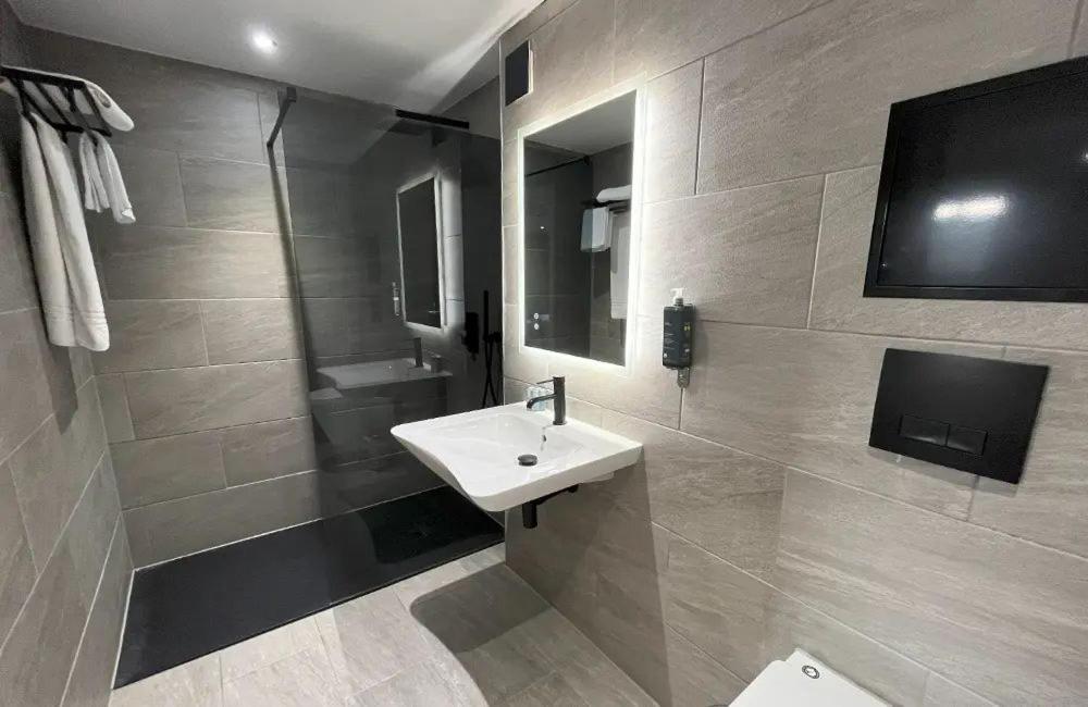 Double Room - Photo 3
