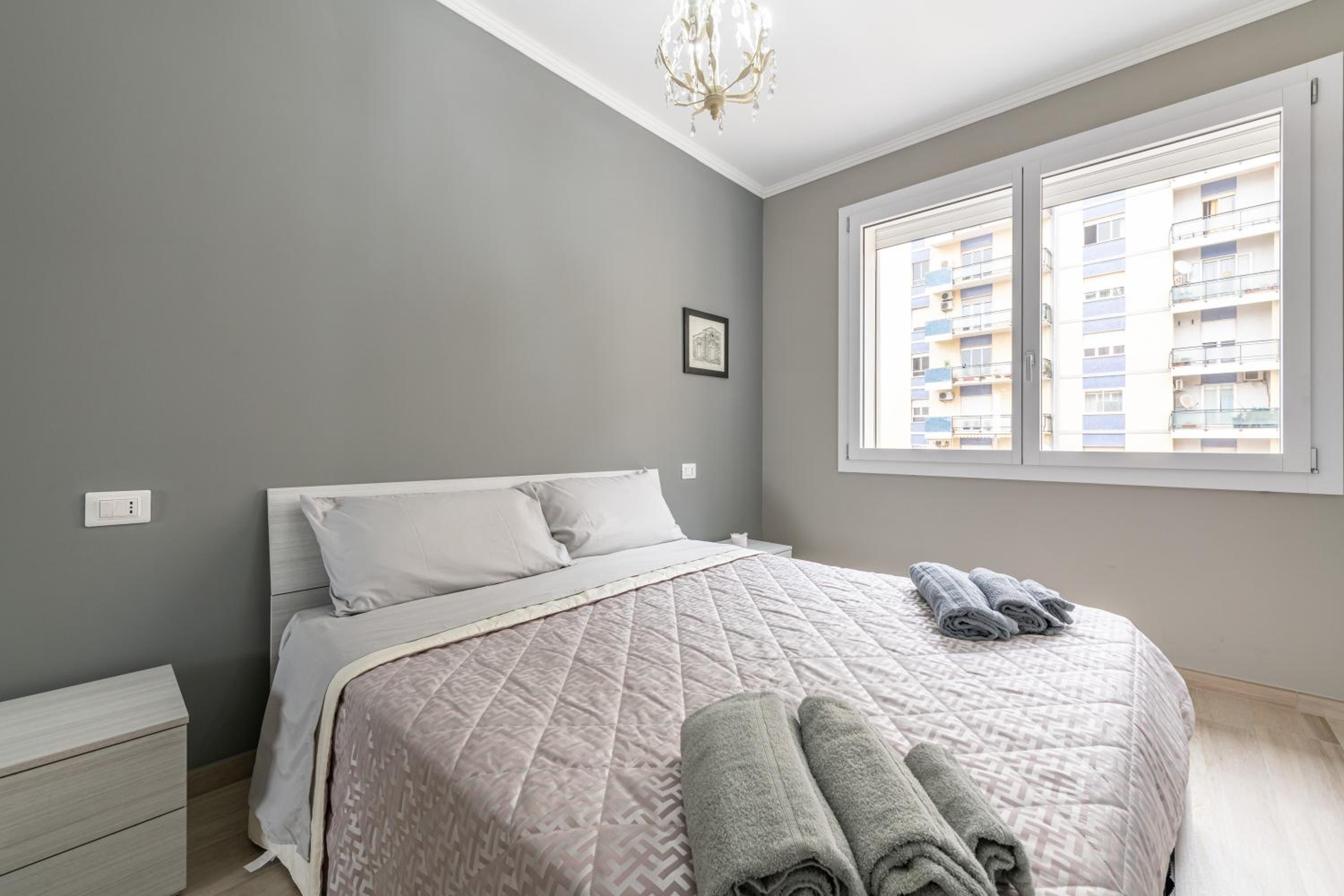 Superior One-Bedroom Apartment