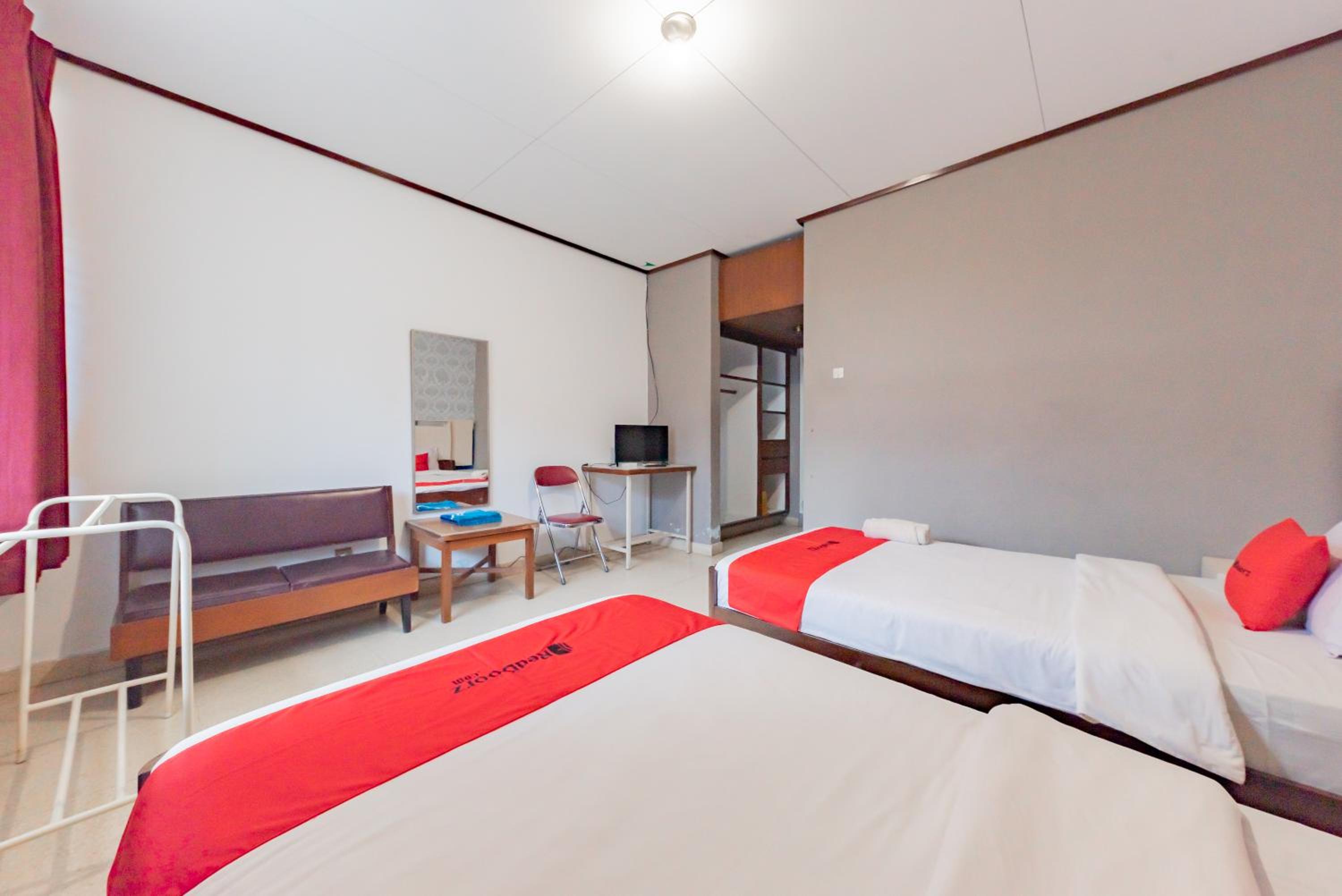 Twin Room - Photo 5