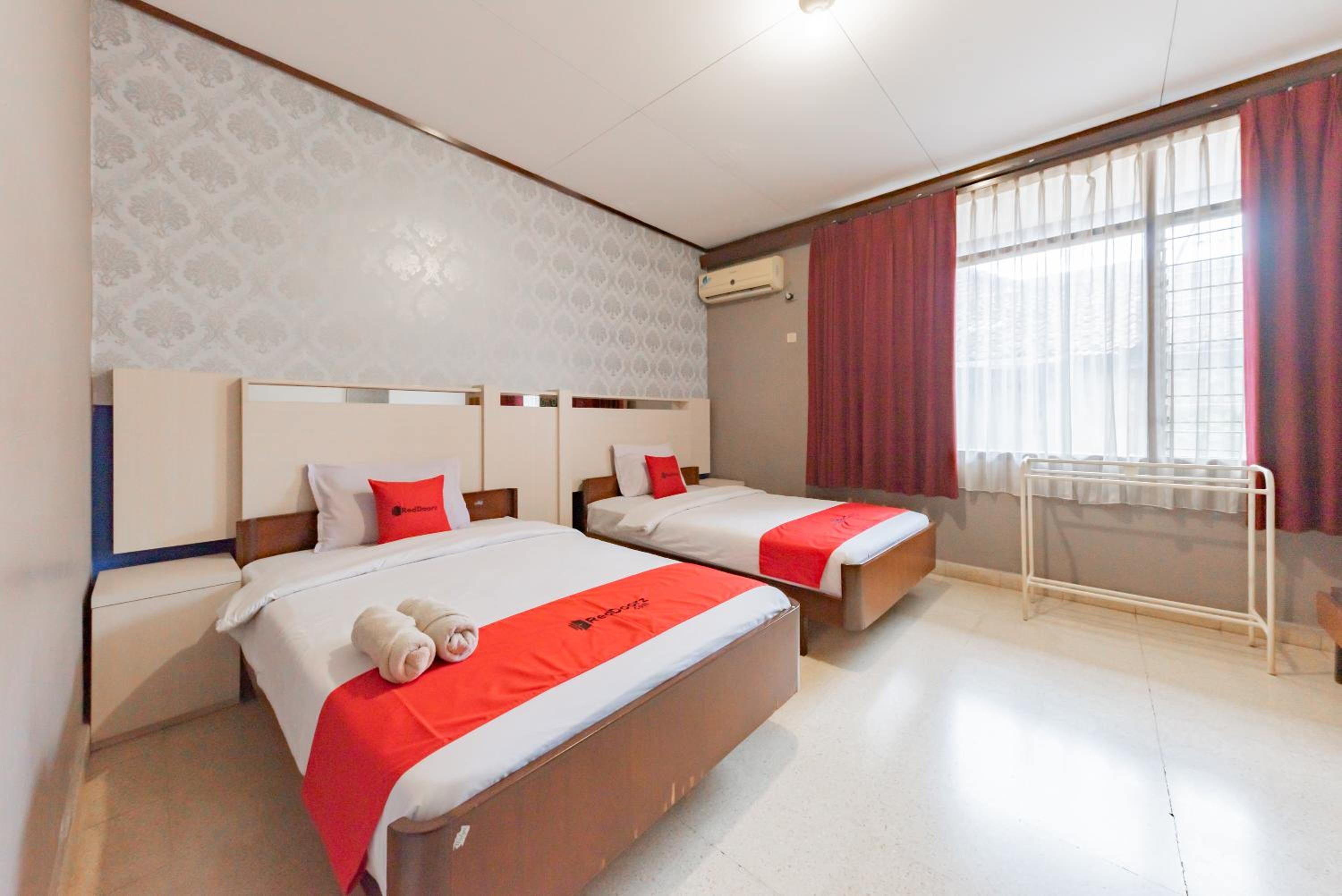 Twin Room - Photo 1