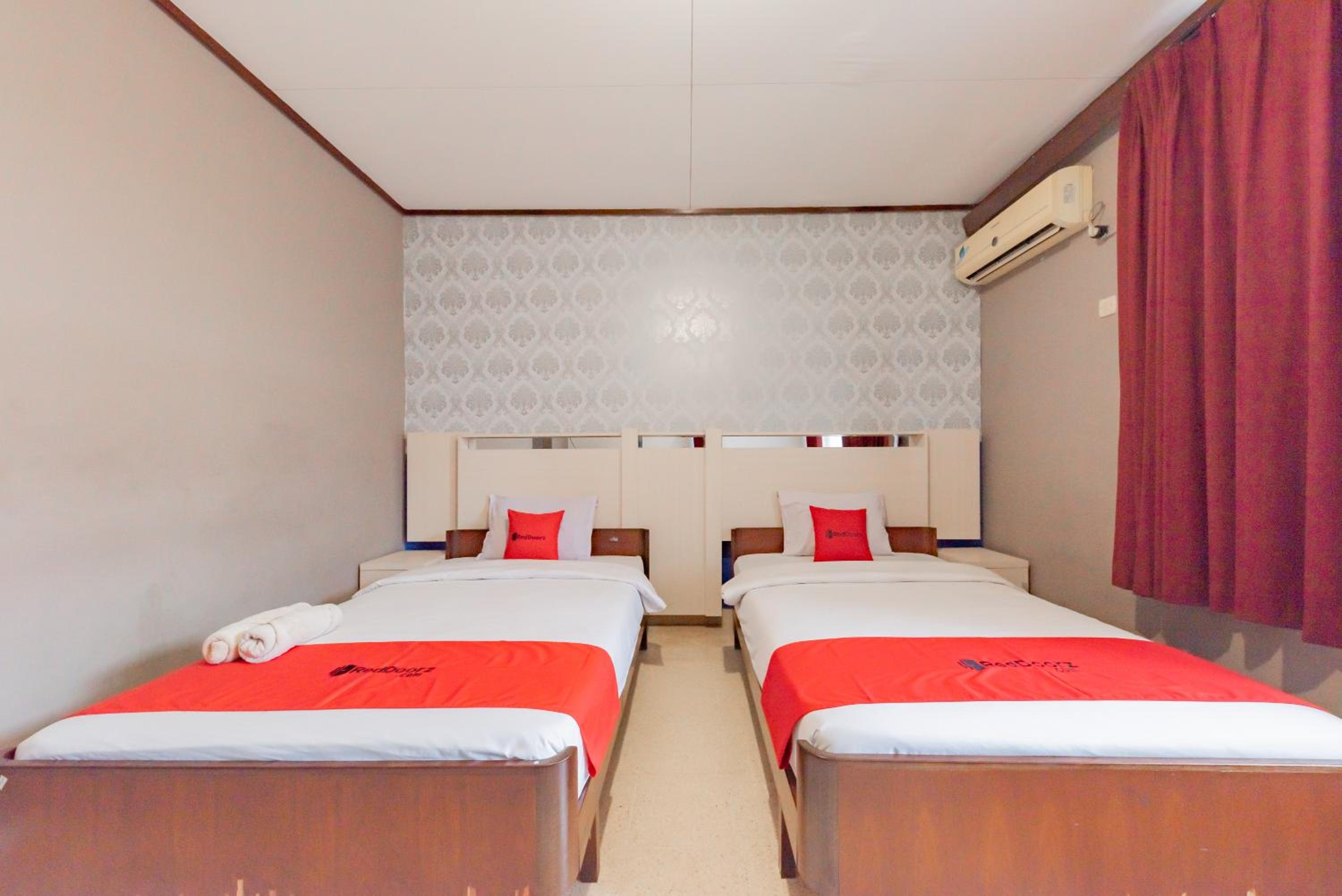 Twin Room - Photo 3