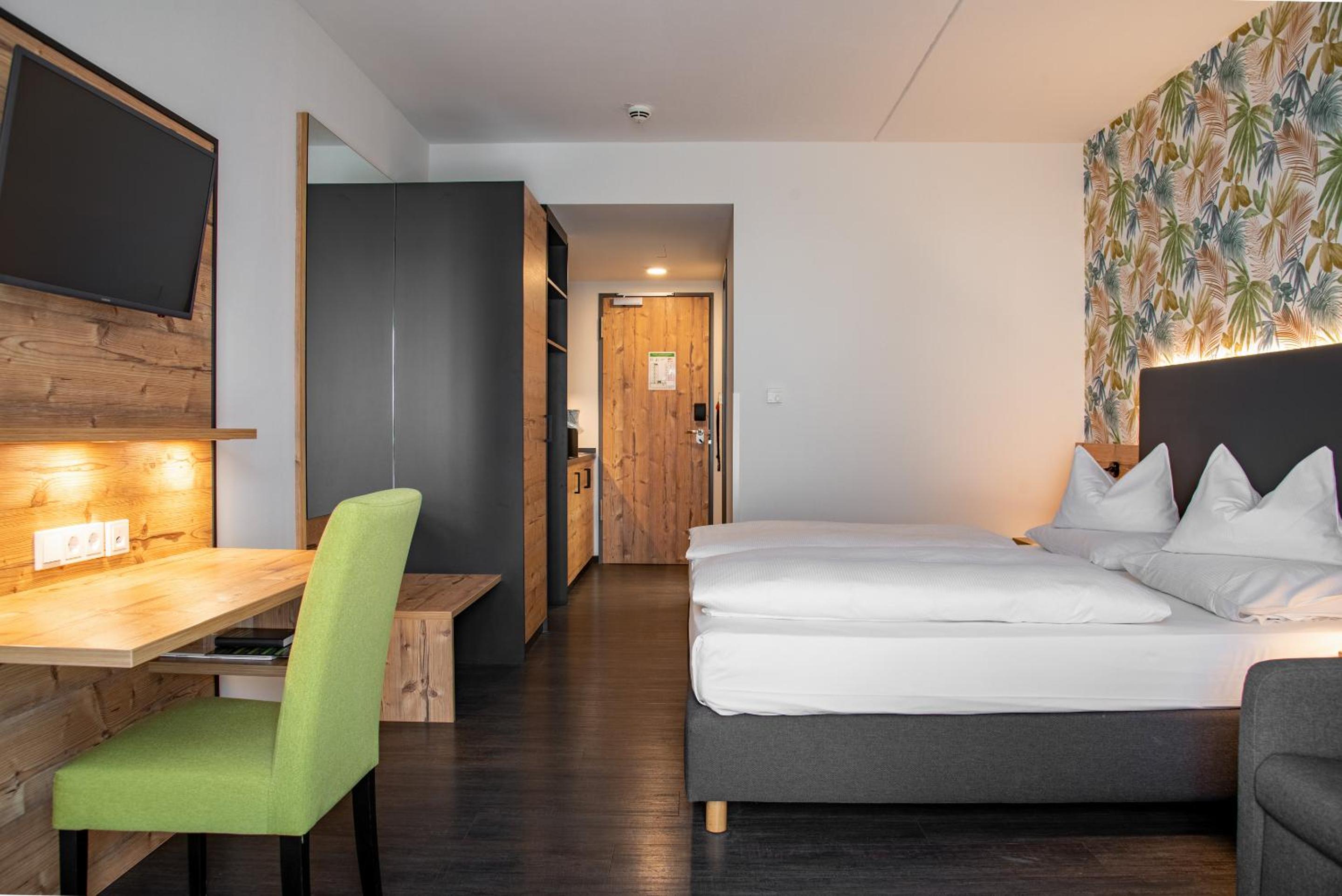 Superior Plus Room - Photo 11
