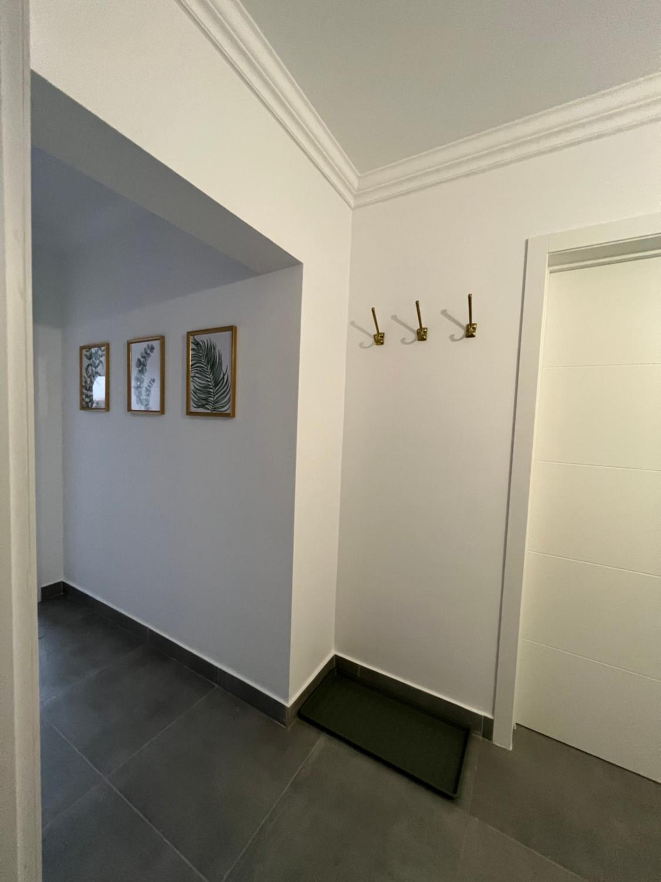 Apartment with Balcony photo 3