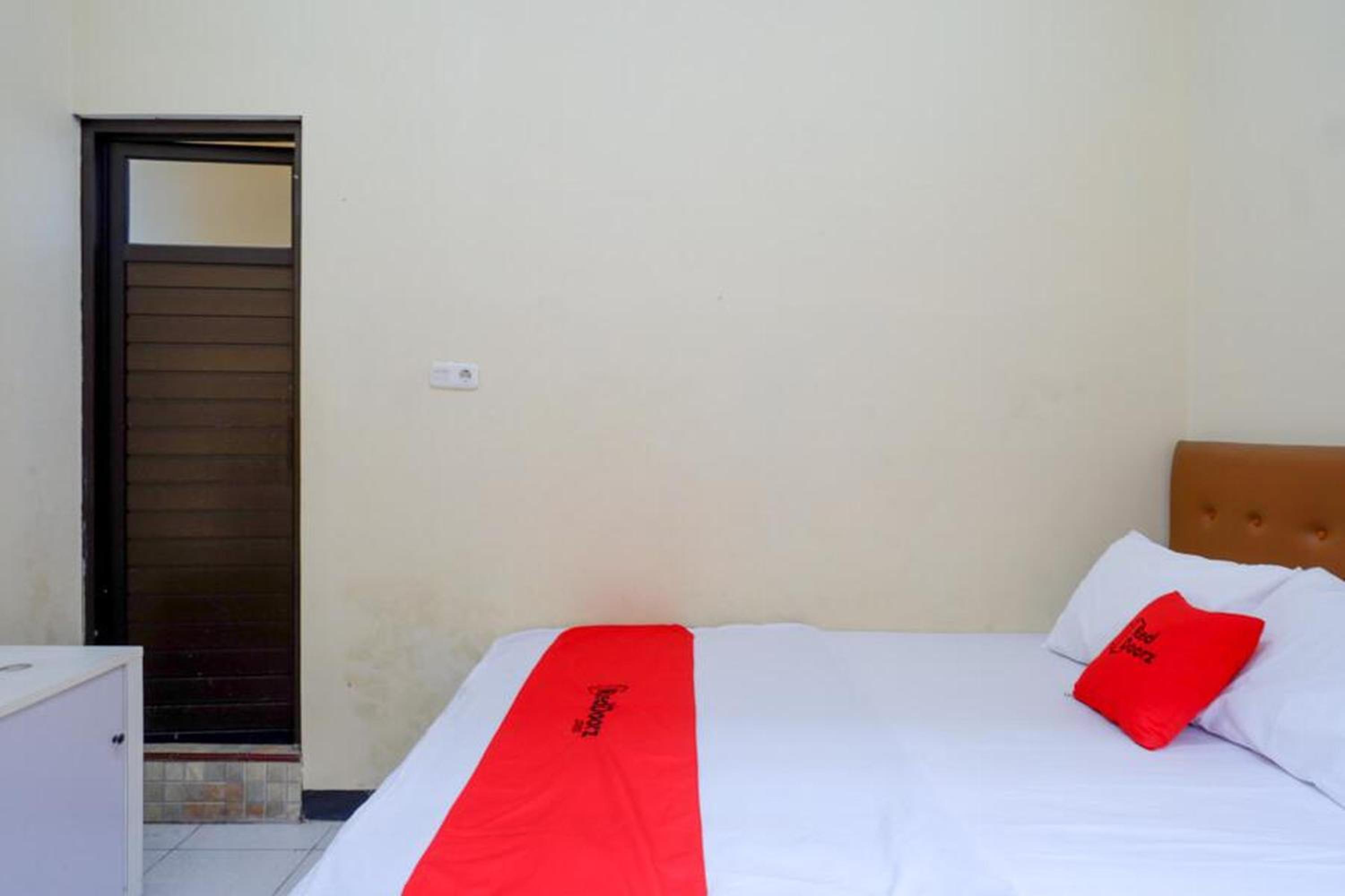 Double Room - Photo 5