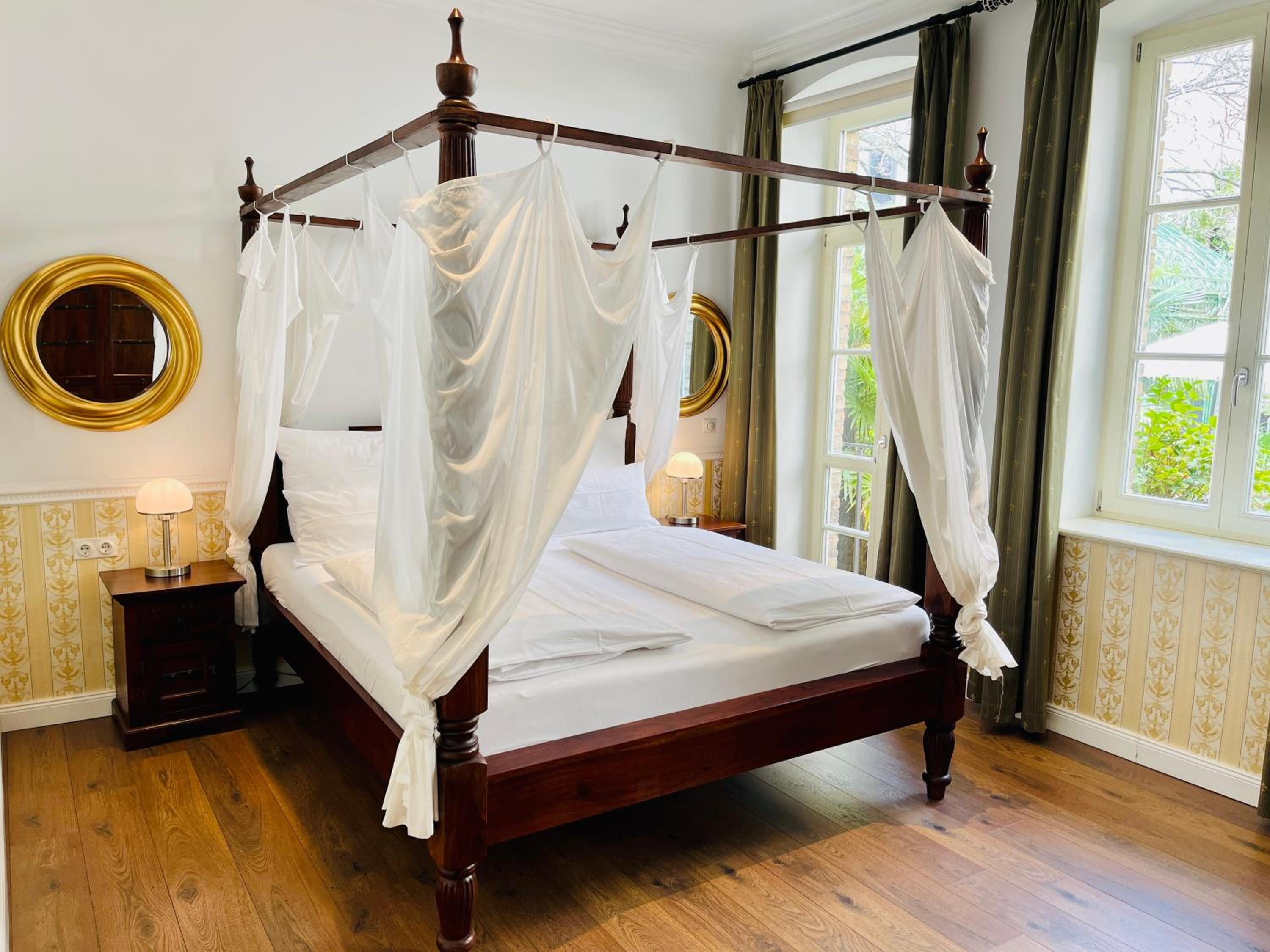 Large Double Room with Garden View photo 3