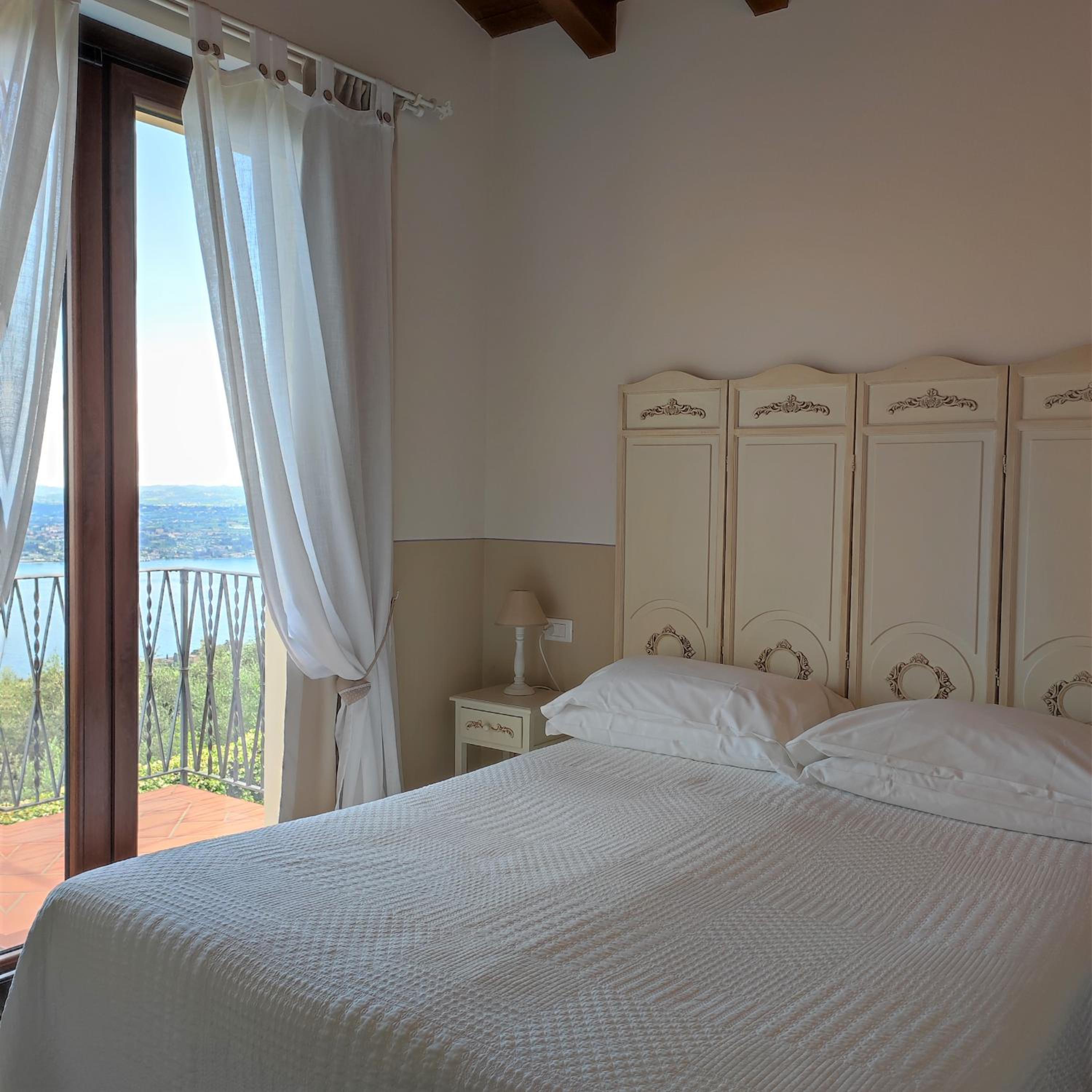 One-Bedroom Apartment with Balcony