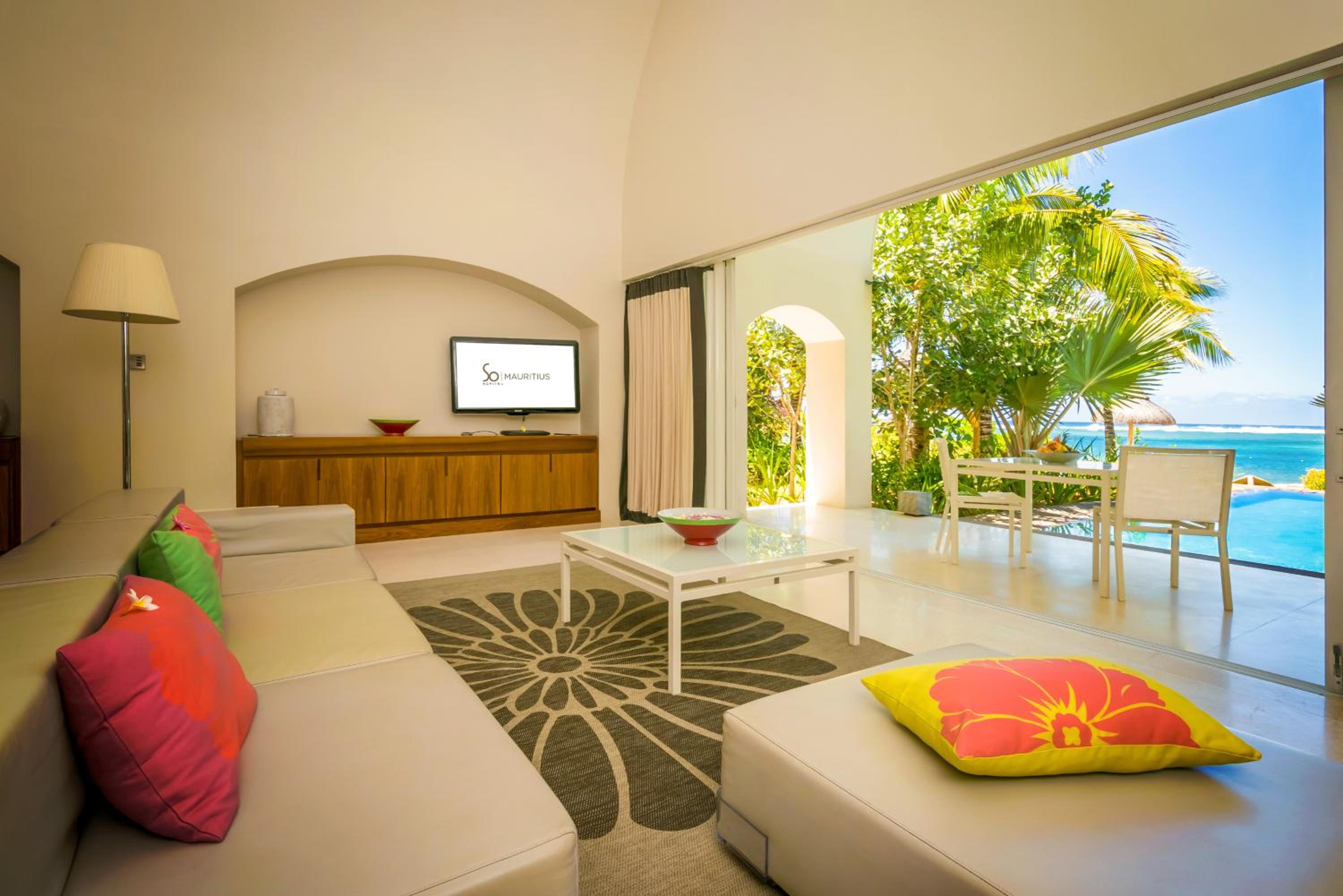 SO Two-Bedroom VIP Beach Villa with Living Room, Private Garden and Private Pool - Beach Front - Photo 9