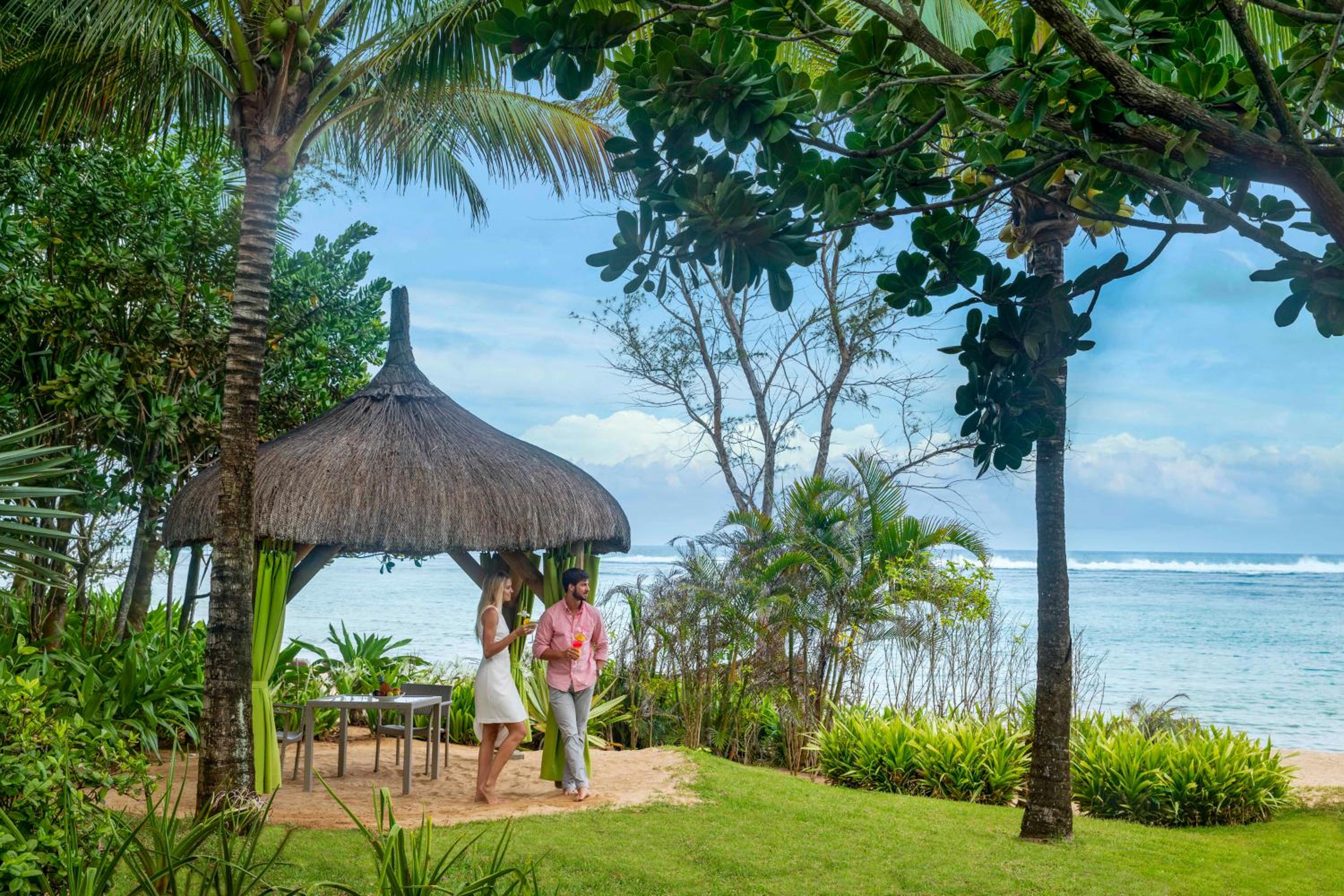 SO Two-Bedroom VIP Beach Villa with Living Room, Private Garden and Private Pool - Beach Front - Photo 11