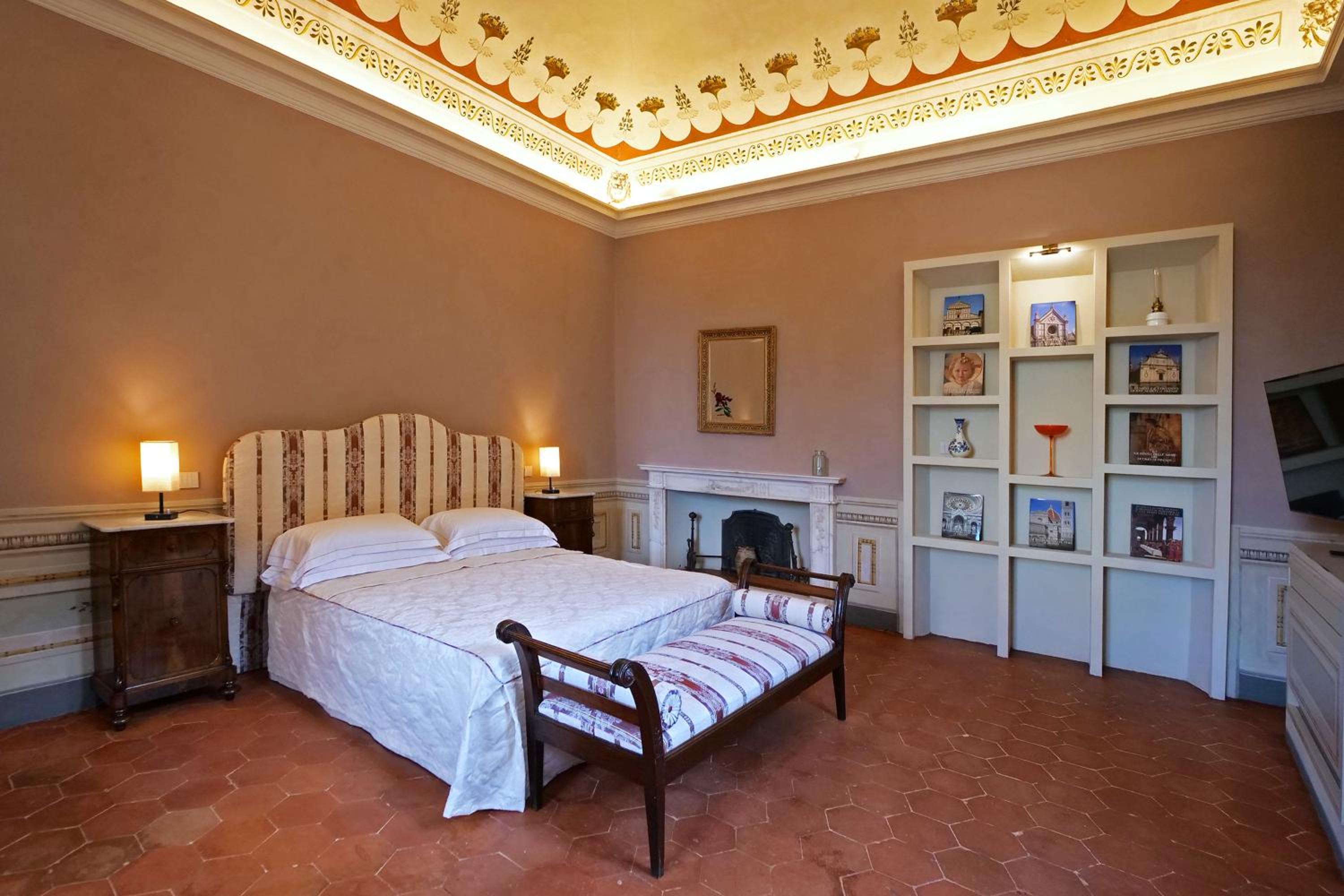 Superior Suite - Photo 26