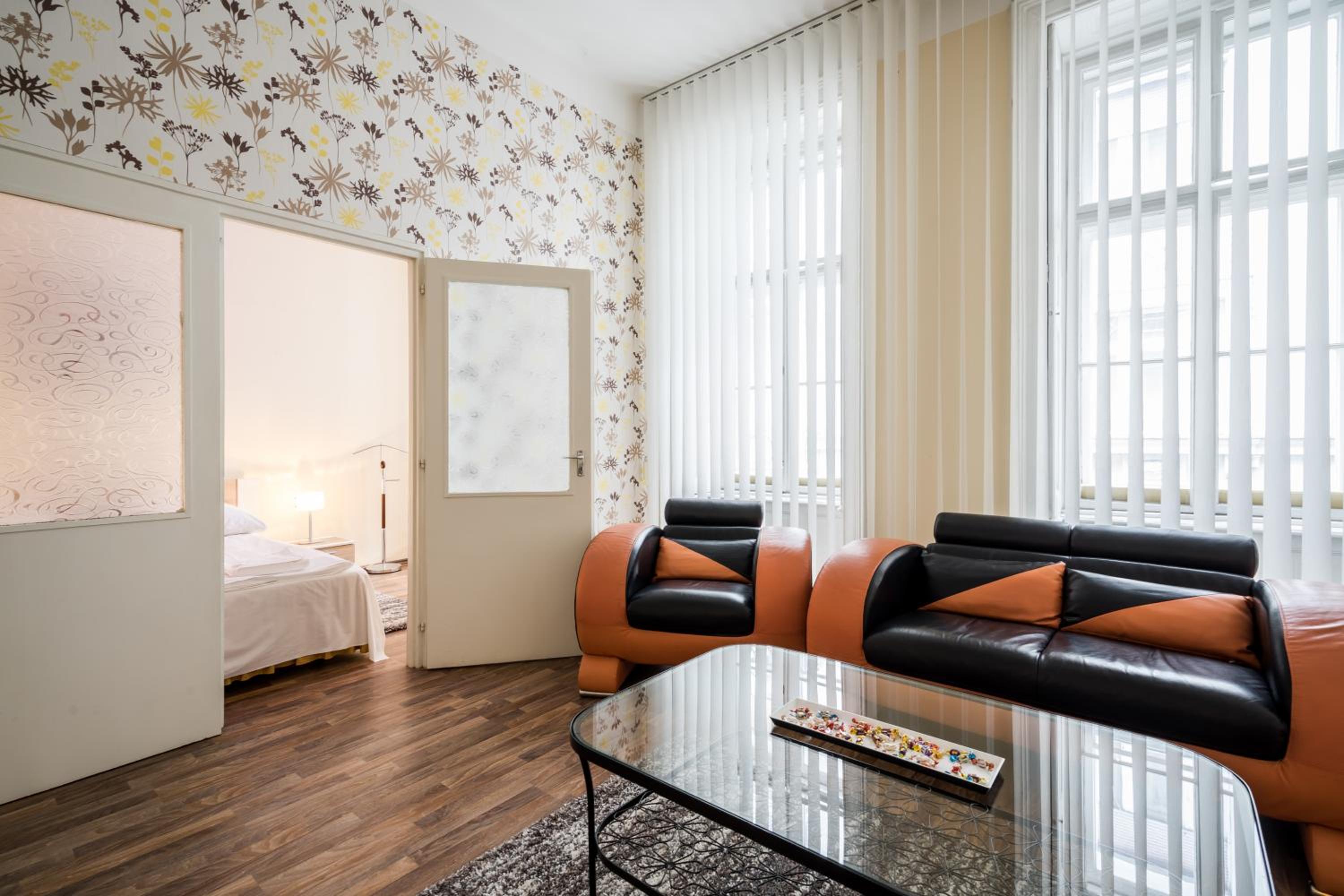 Apartment with Balcony - Photo 30