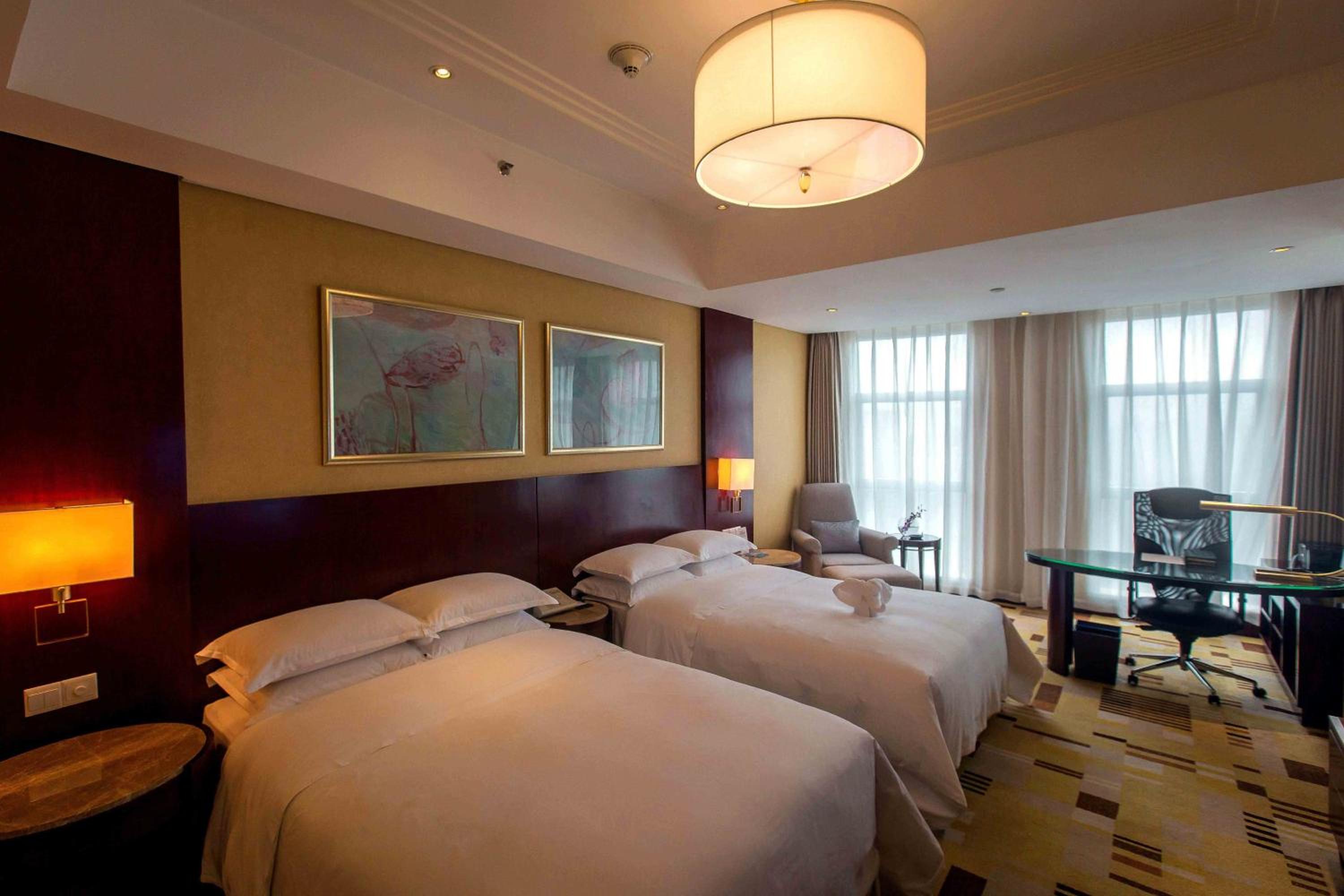 Deluxe Twin, Guest room, 2 Twin/Single Bed(s), City view photo 1