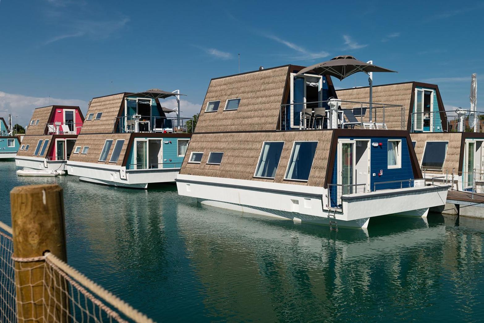 Houseboat  - Photo 7