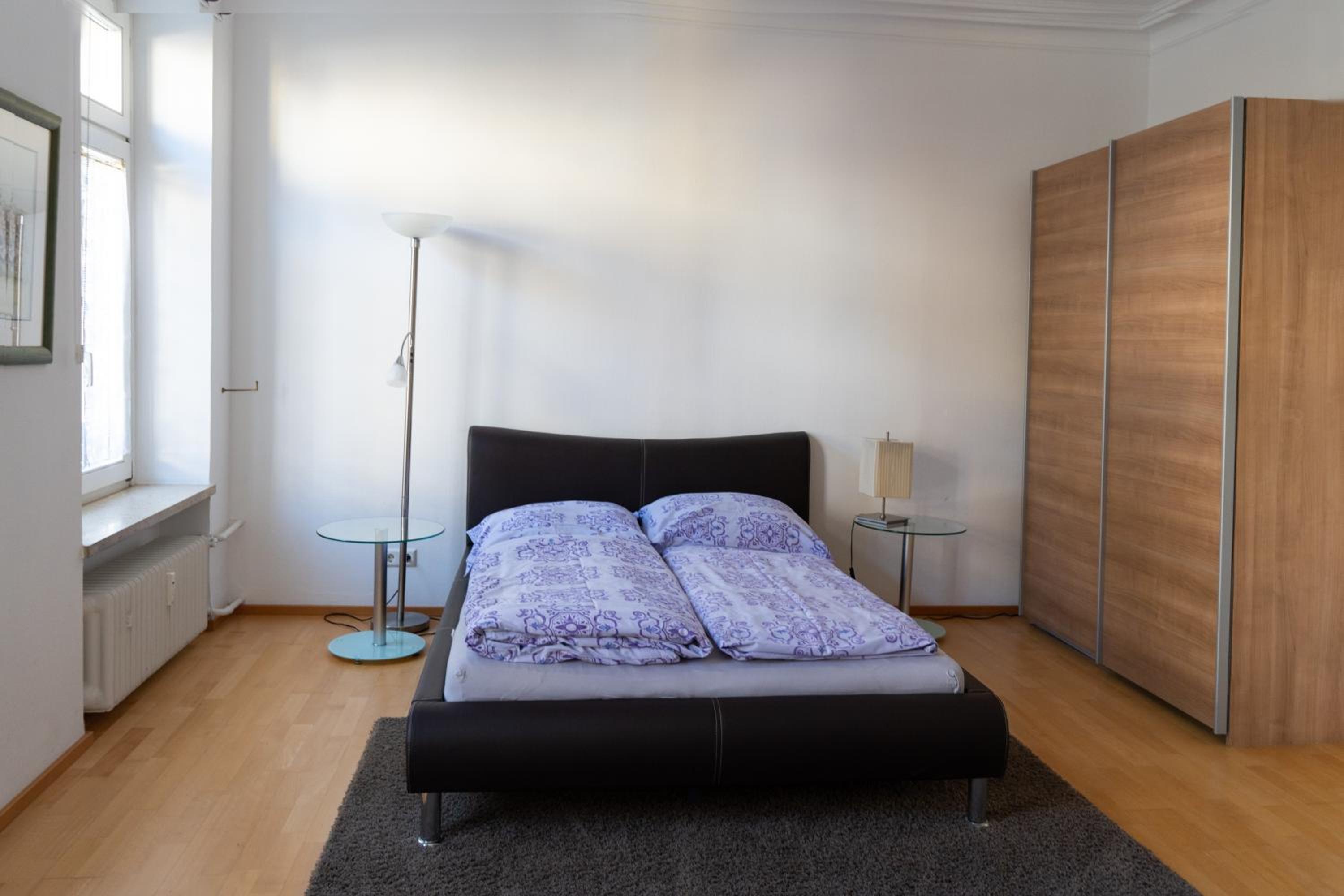 One-Bedroom Apartment photo 1