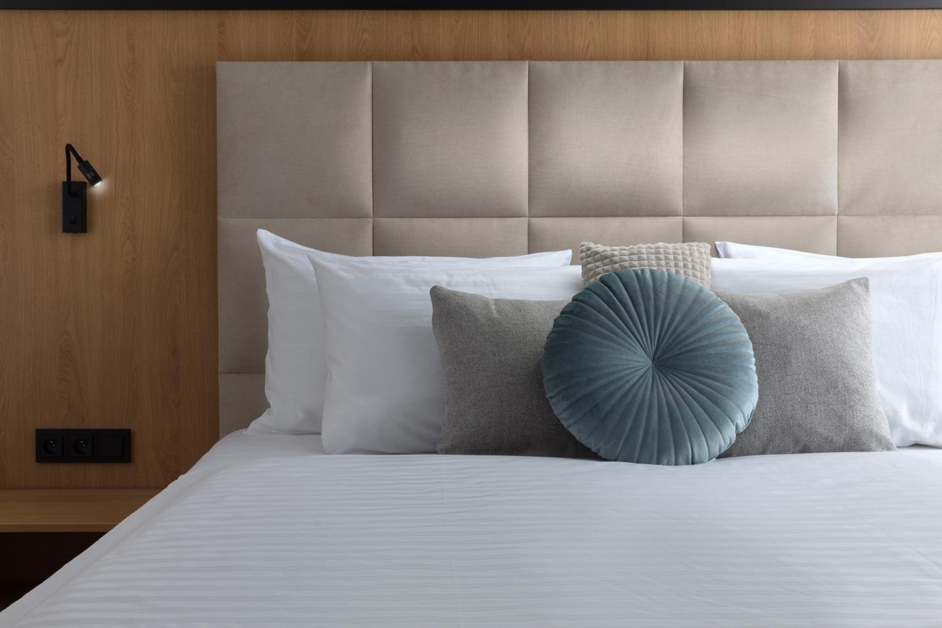 Deluxe Double Room with glass Bathroom photo 2