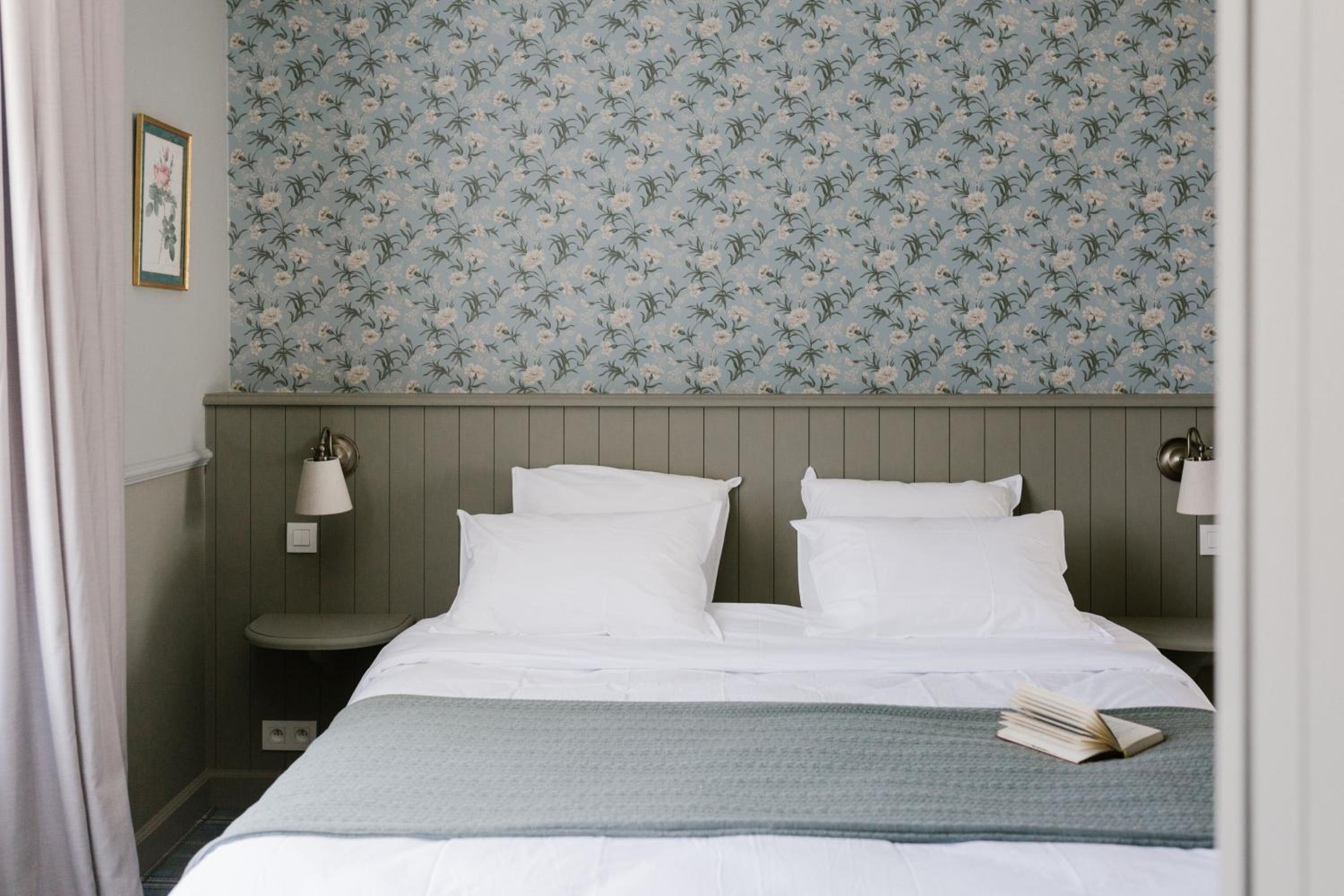Deluxe Double Room with Bath photo 2