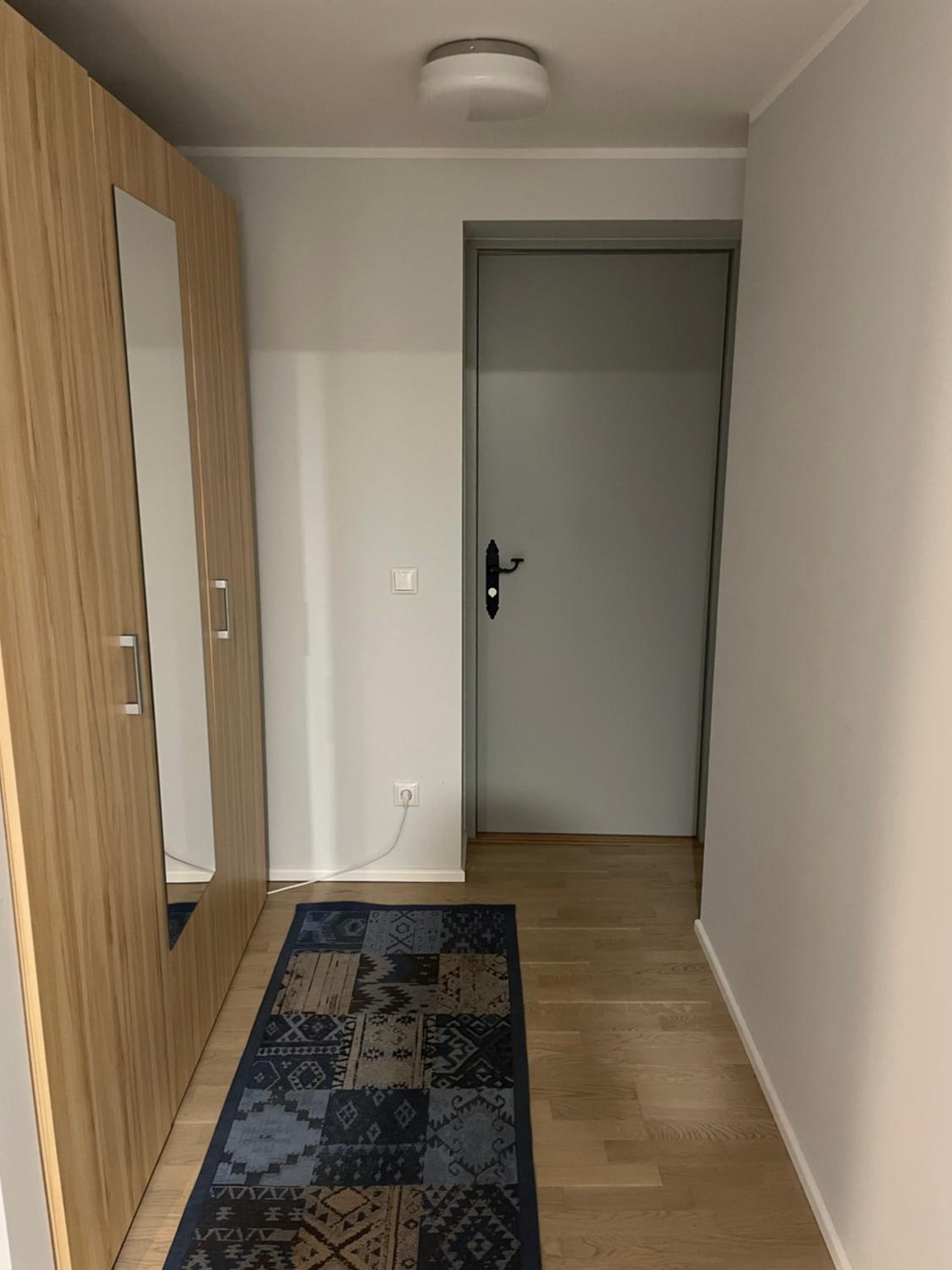 One-Bedroom Apartment - Photo 11