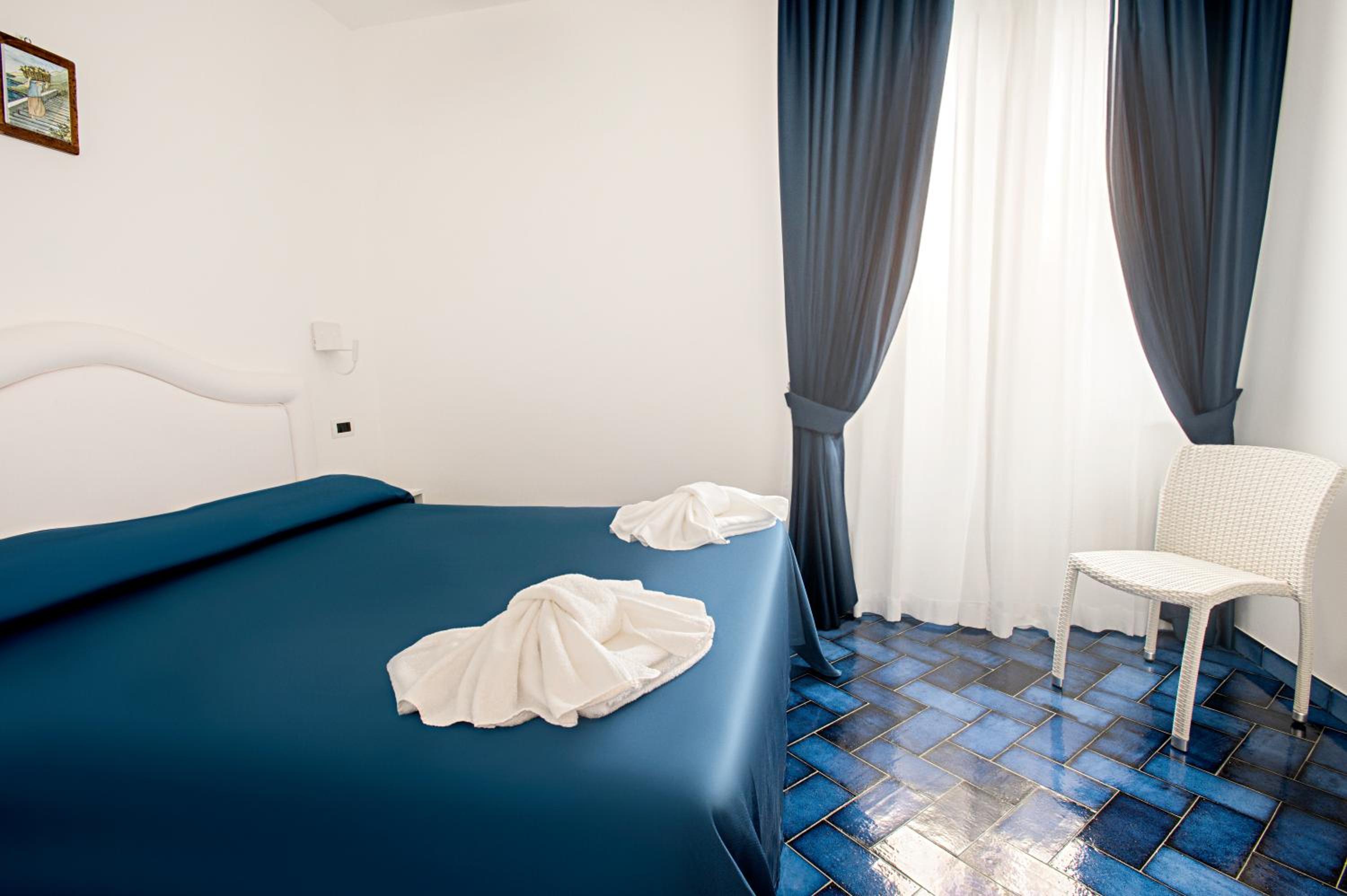Standard Double Room - Photo 1