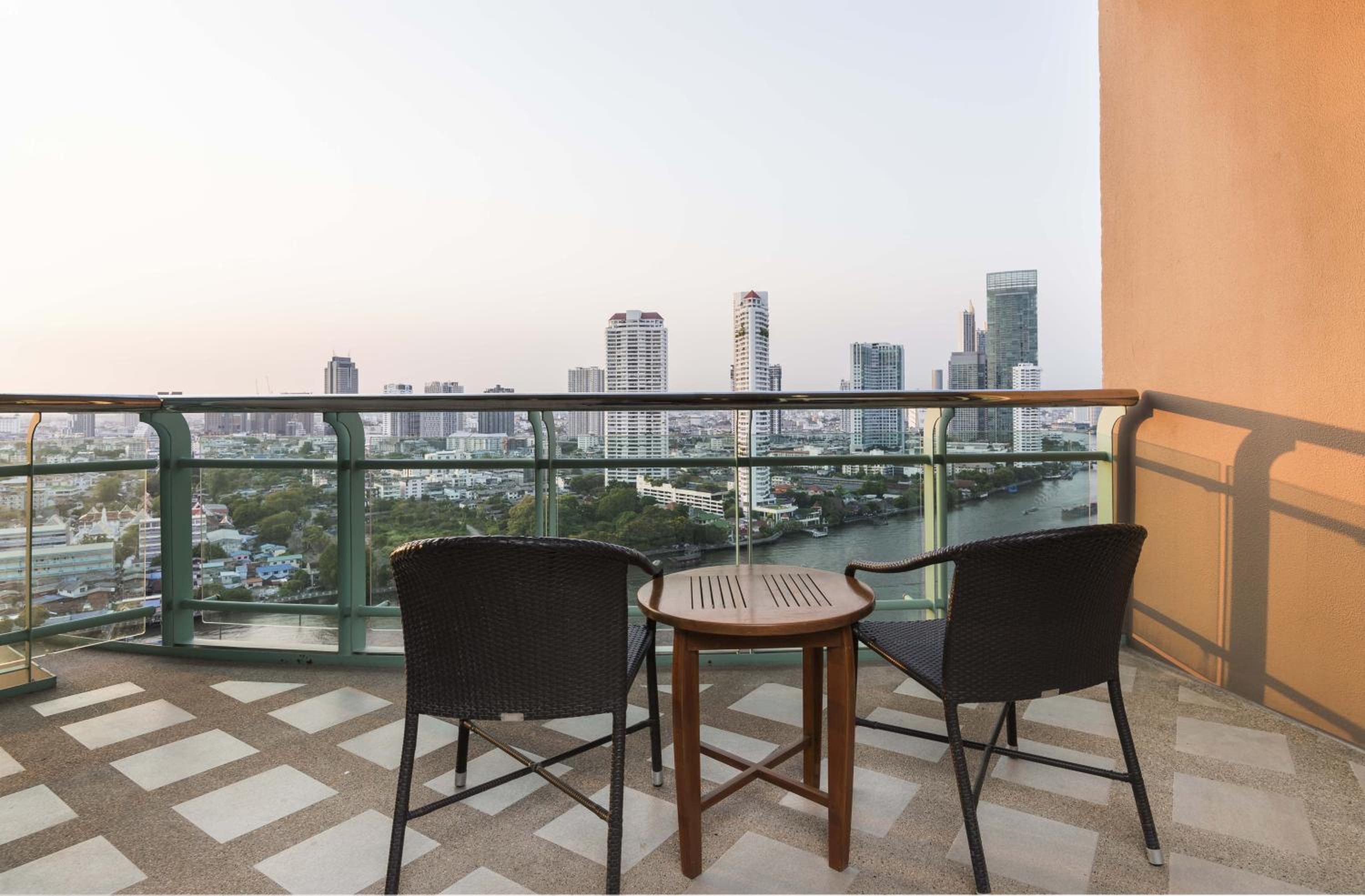 One-Bedroom Skyline Suite King