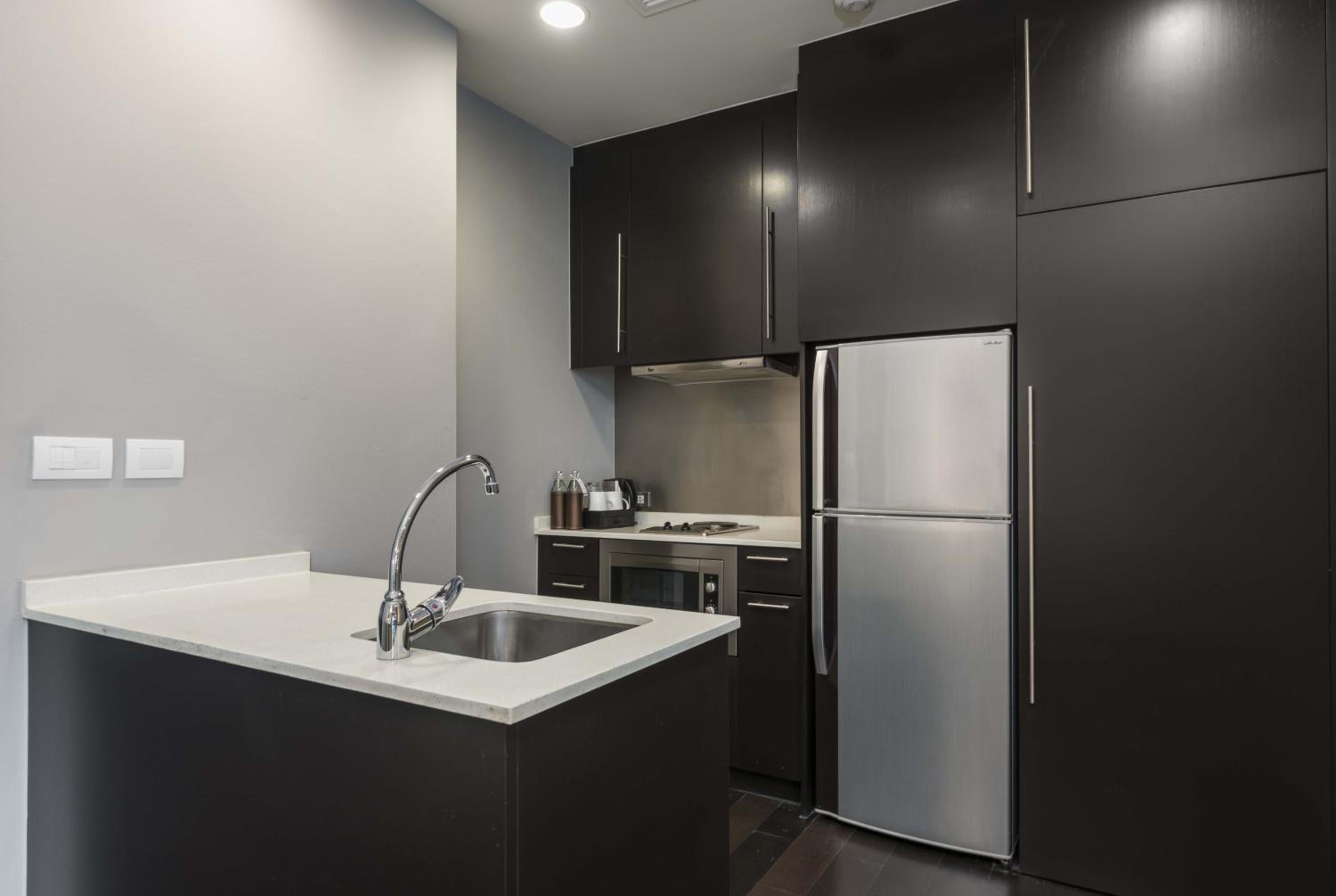 One-Bedroom Skyline Suite King thumbnail 5