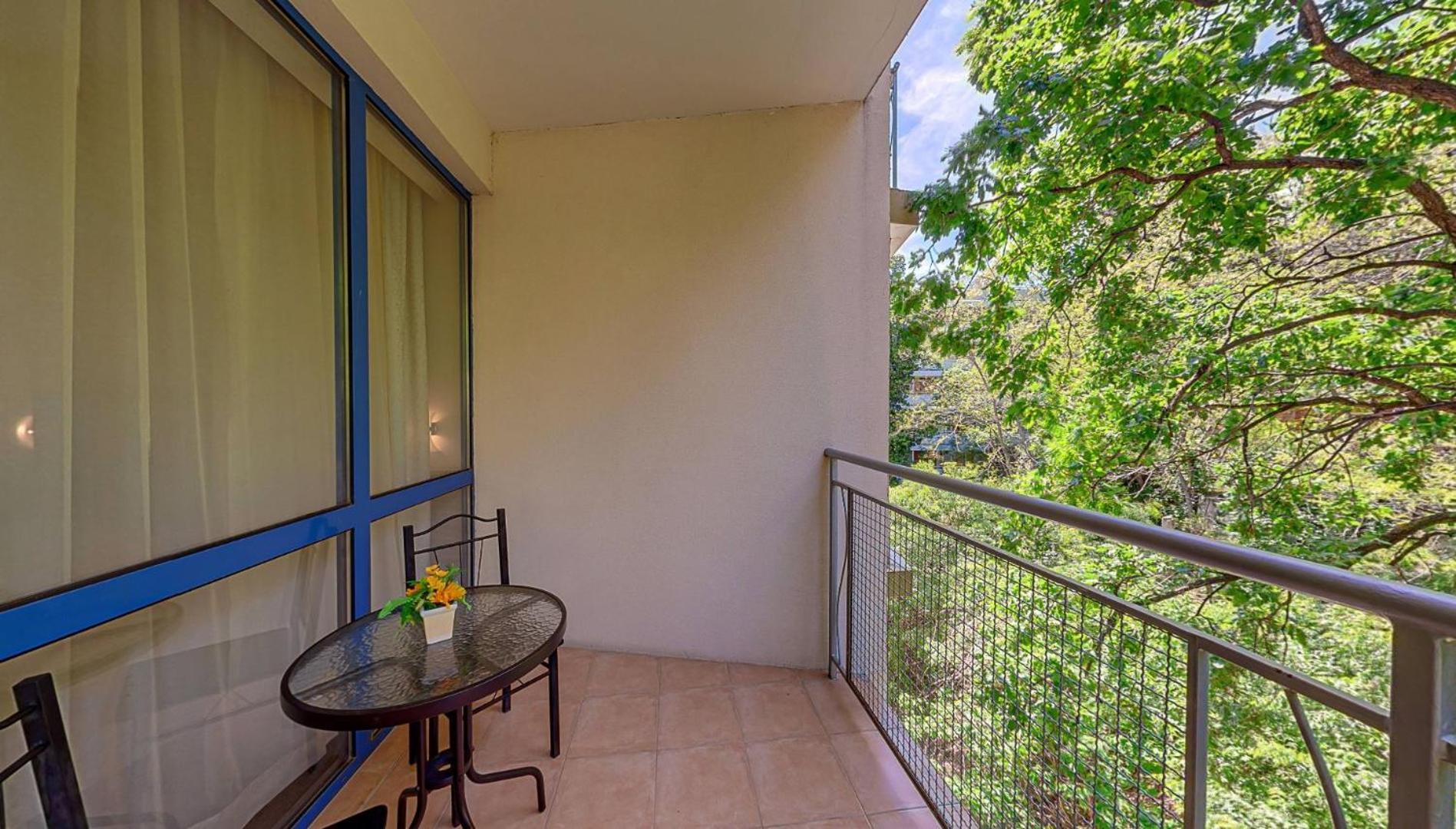 Double Room with Balcony and Park View (2 Adults) - Photo 7