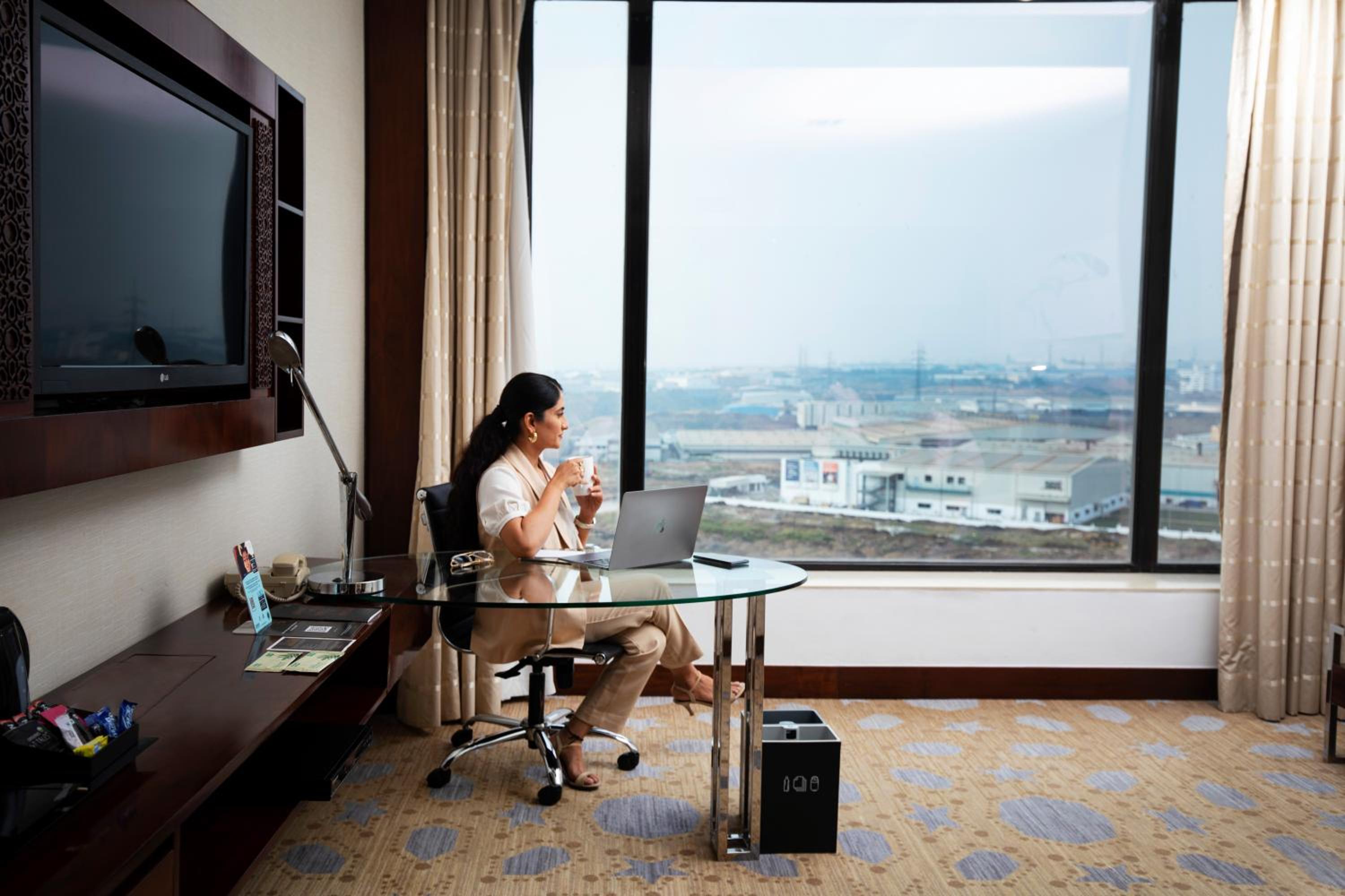 Junior Suite with Lounge Access