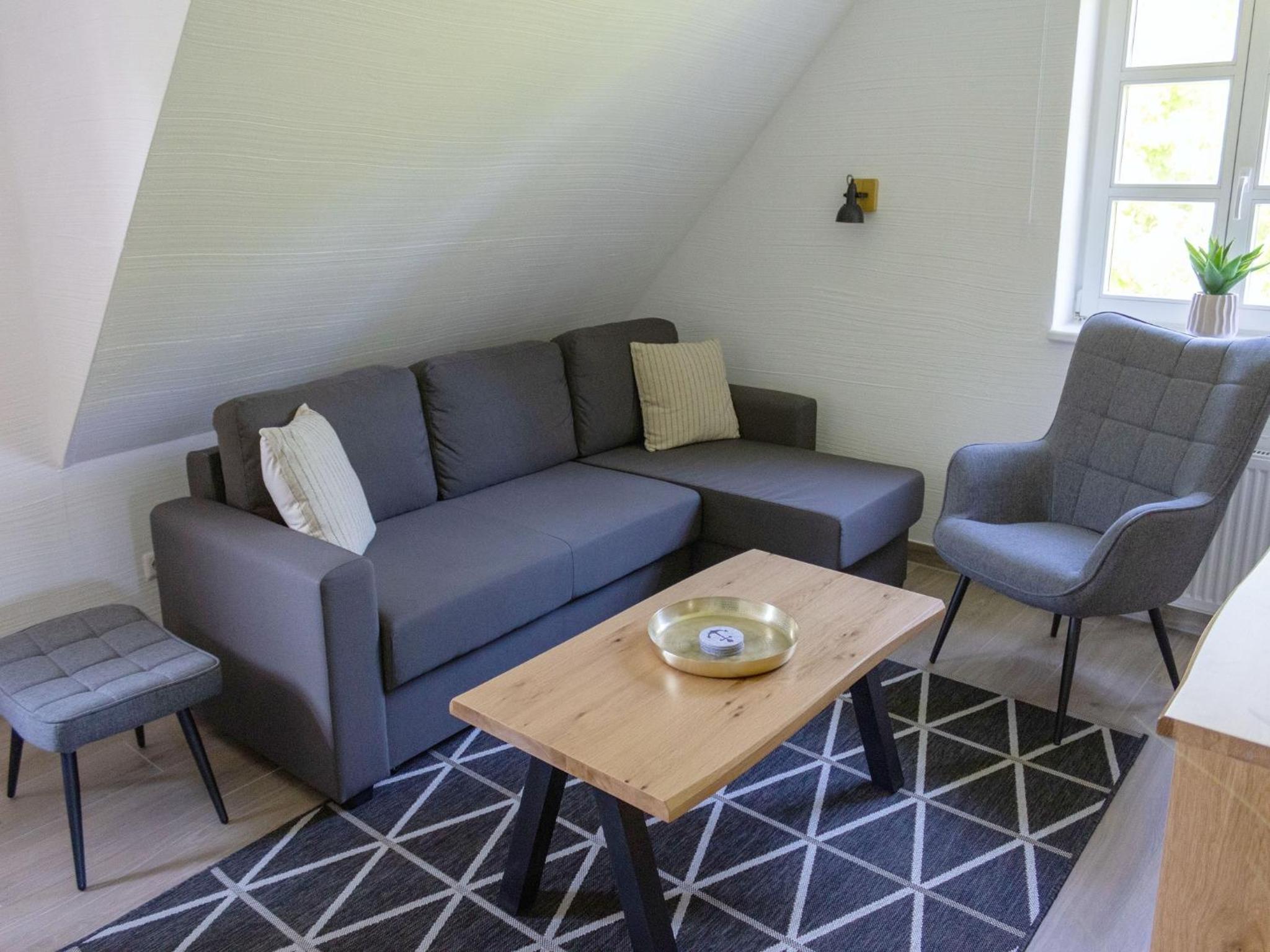 One-Bedroom Apartment photo 1