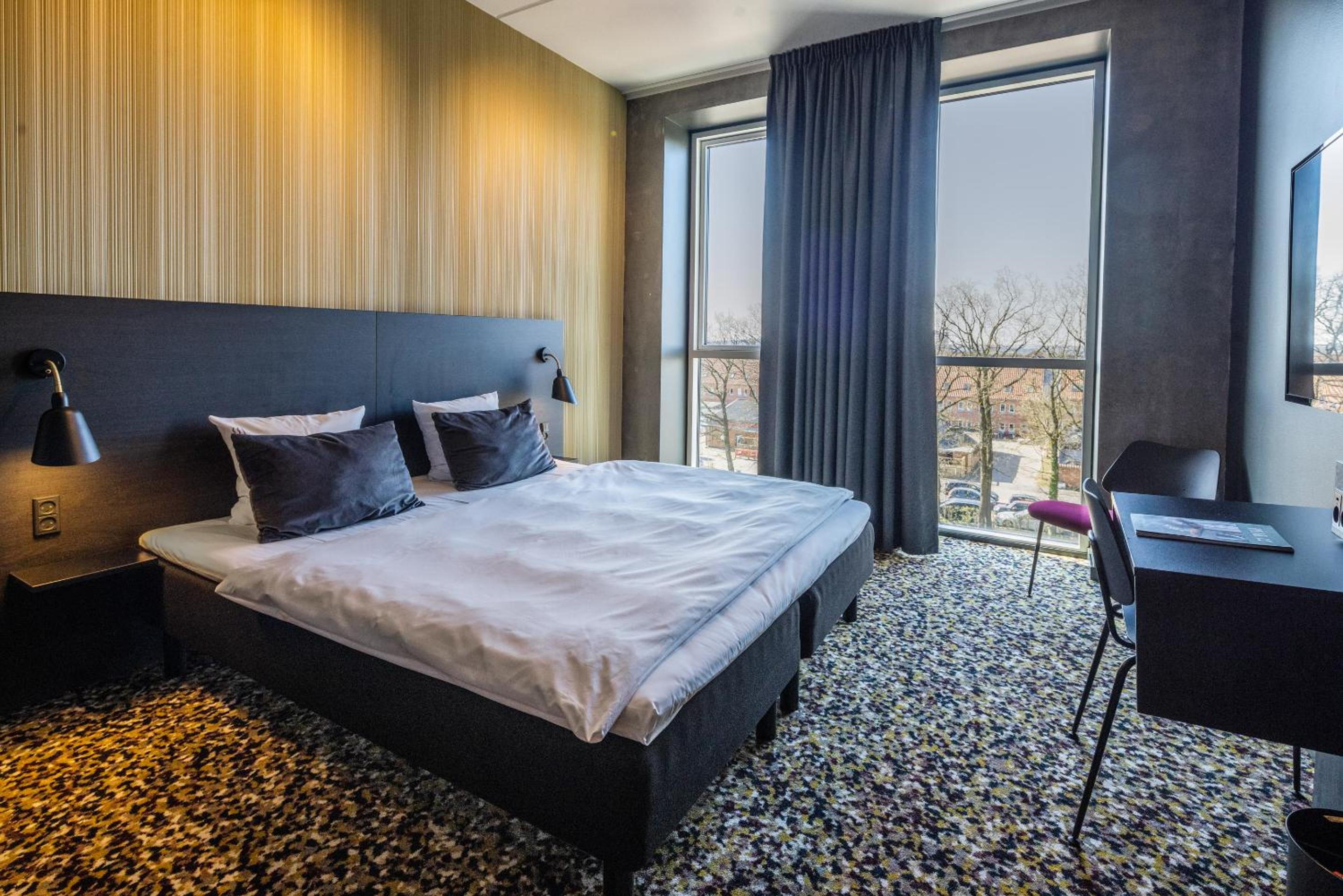 Double Room with Balcony - Photo 6