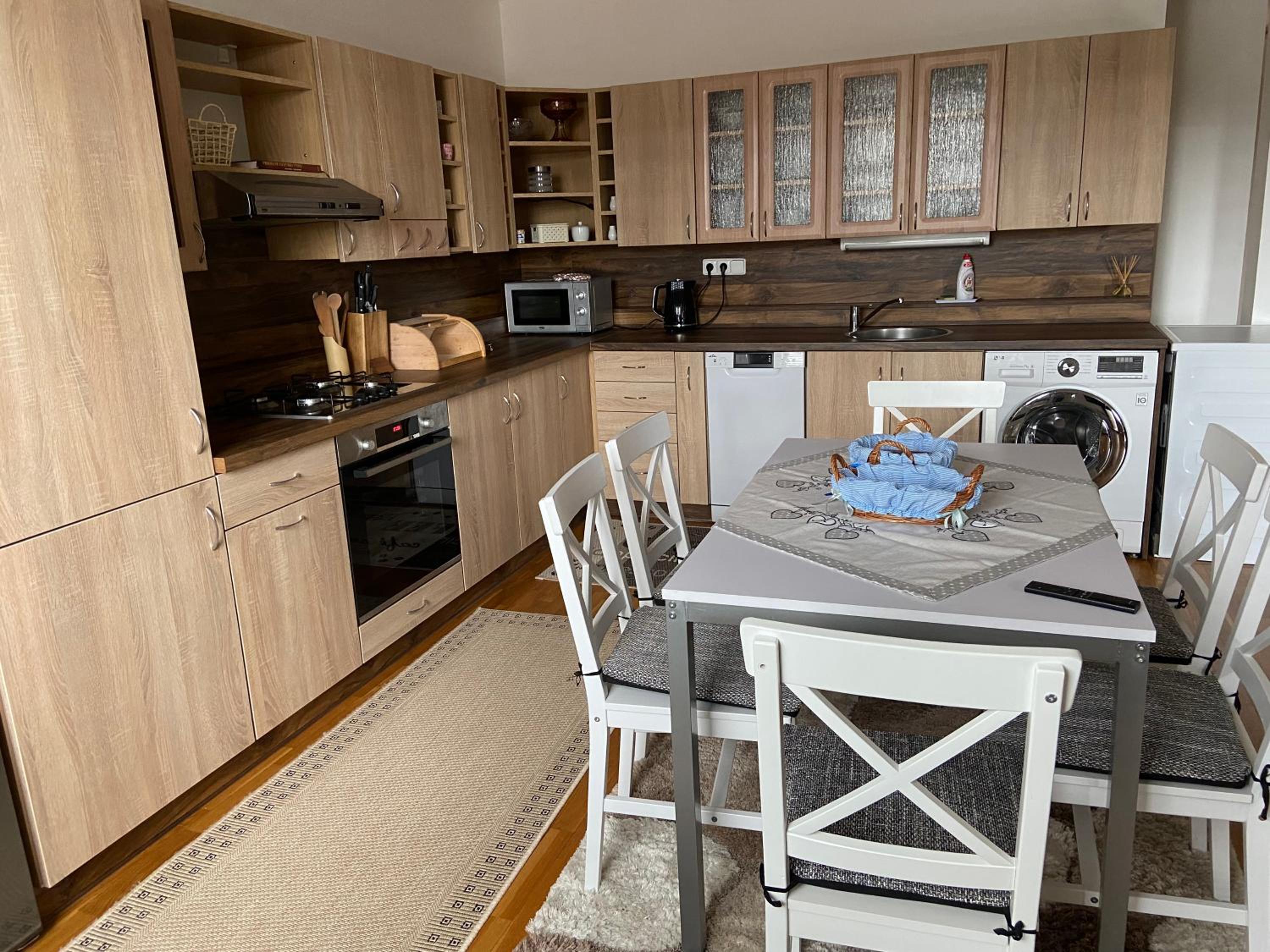 Three-Bedroom Apartment - Photo 10