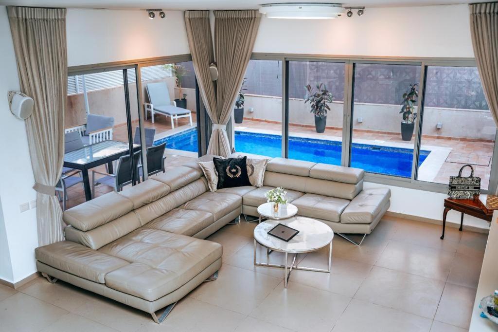 Villa photo 1