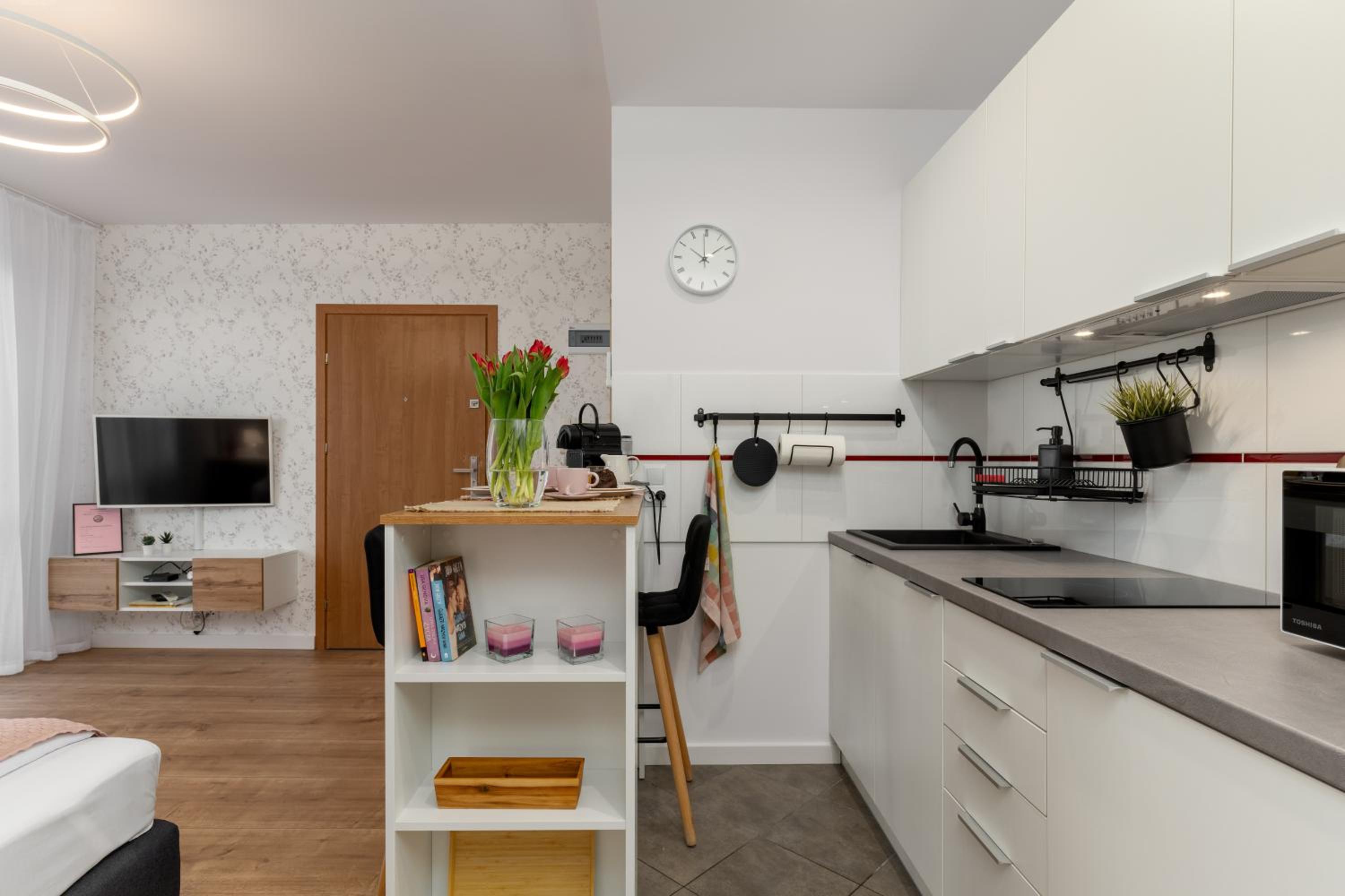 Studio (2 Adults) - Photo 2