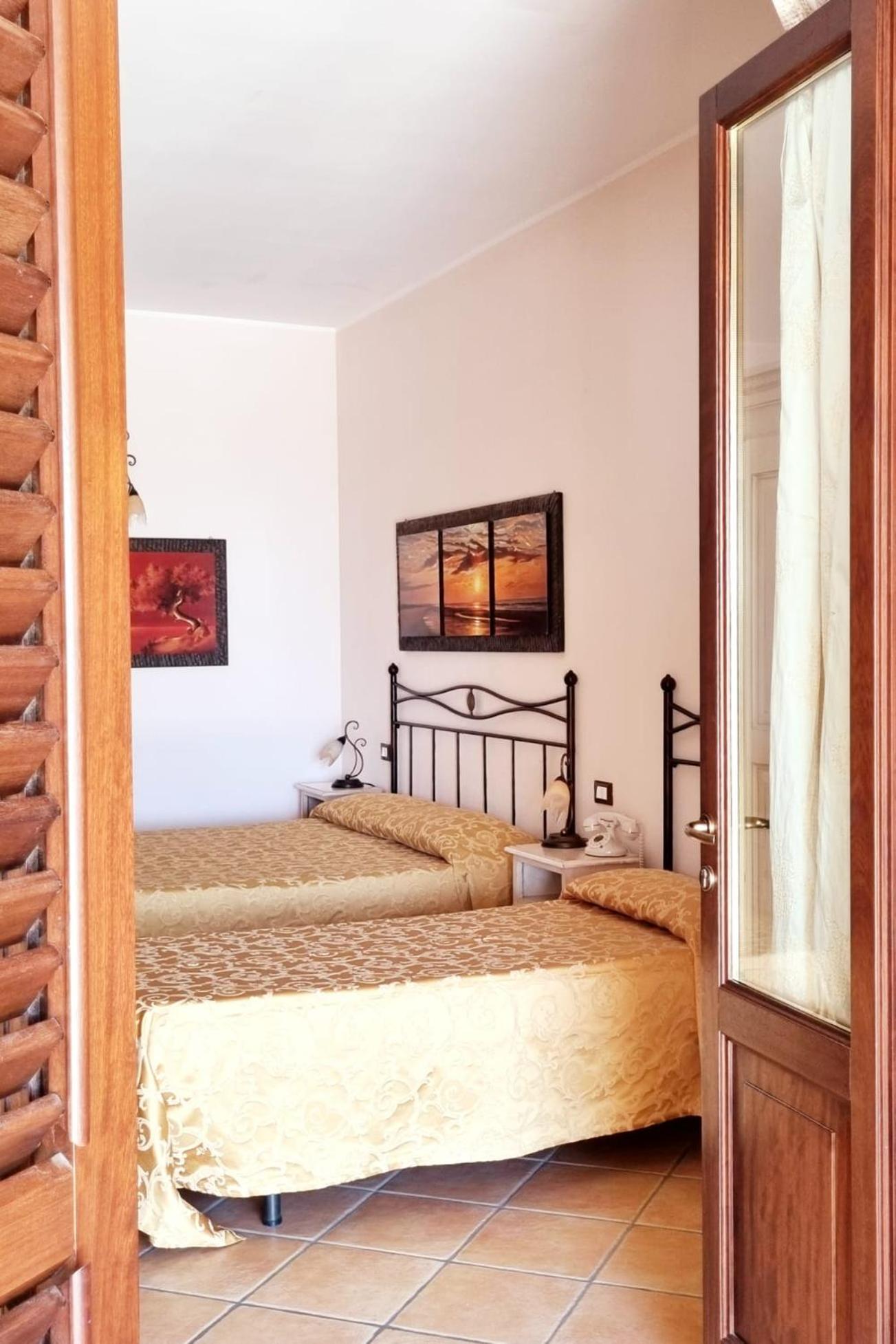 Economy Triple Room