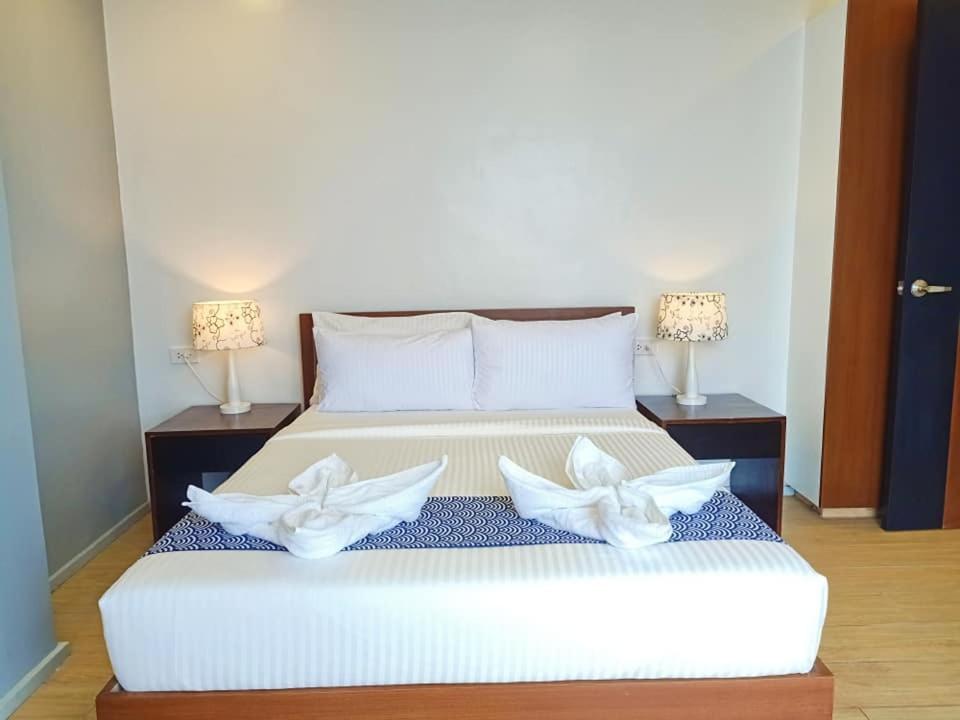 Deluxe Queen Room - Photo 3