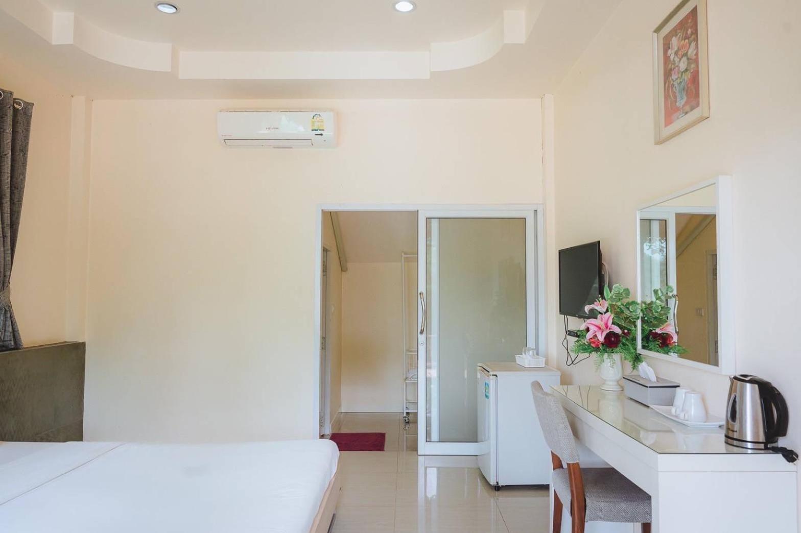 Superior Double or Twin Room with Terrace
