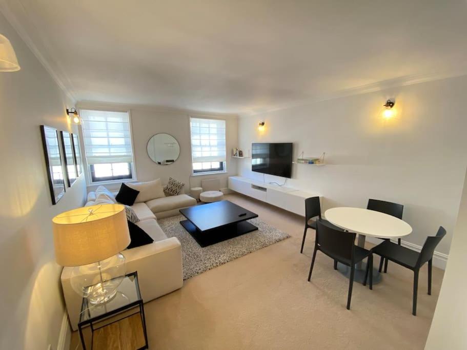 Two-Bedroom Apartment photo 1
