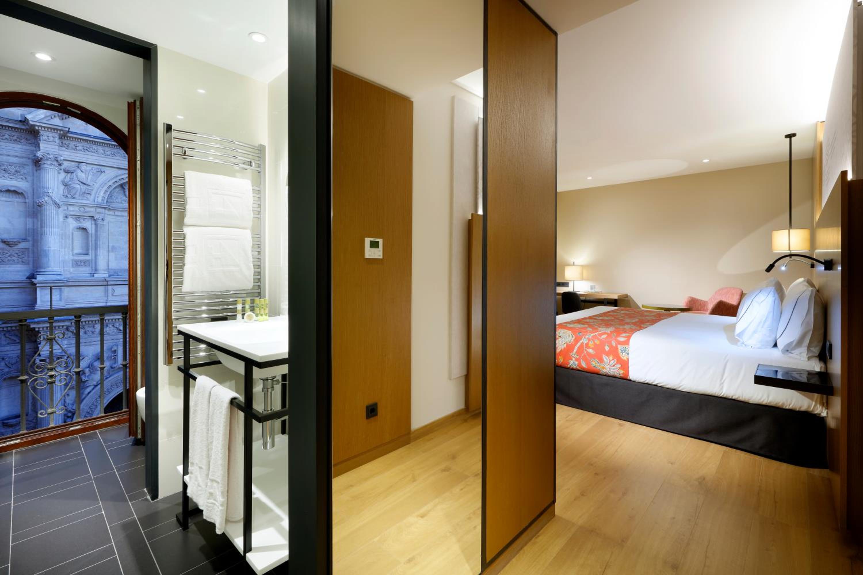 Deluxe Double or Twin Room with view photo 2