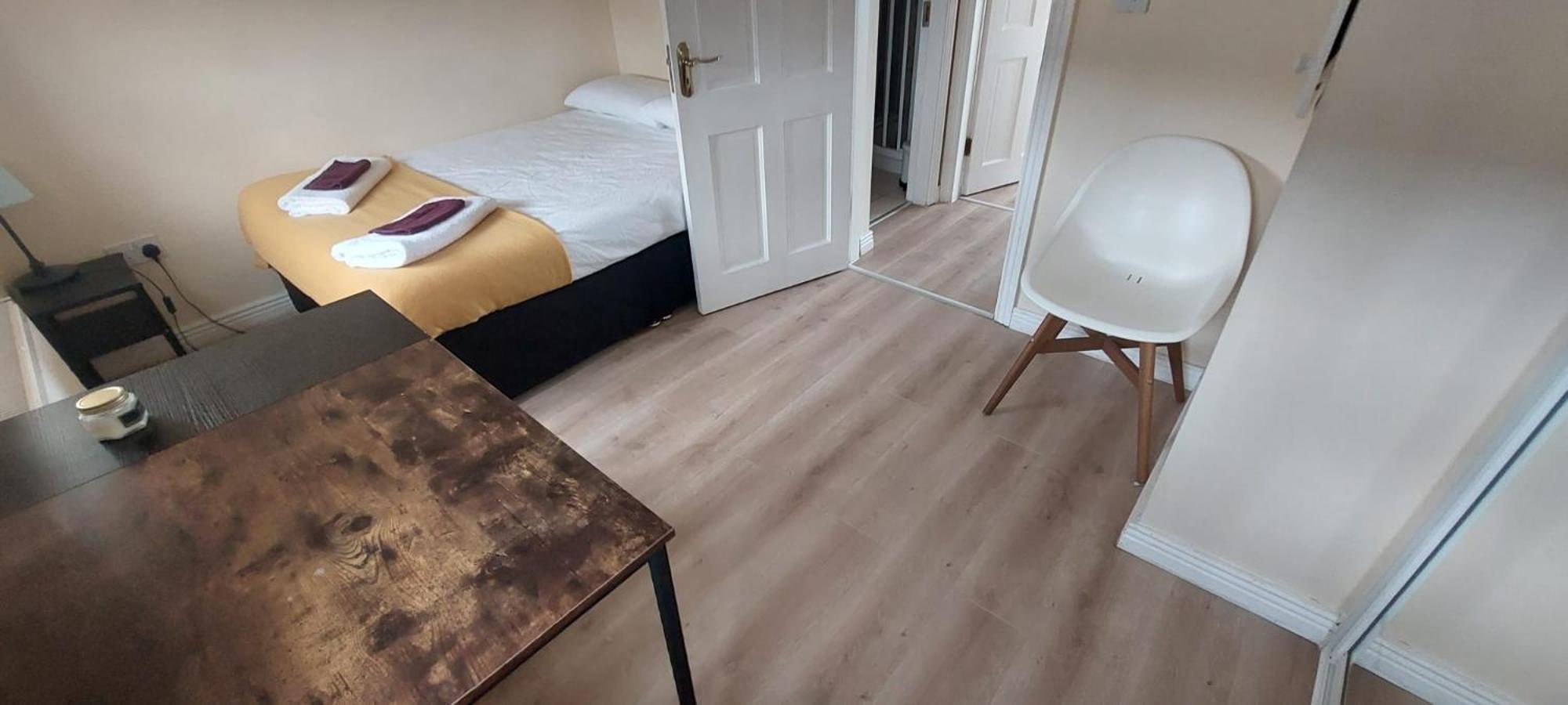 Two-Bedroom Apartment - Photo 5