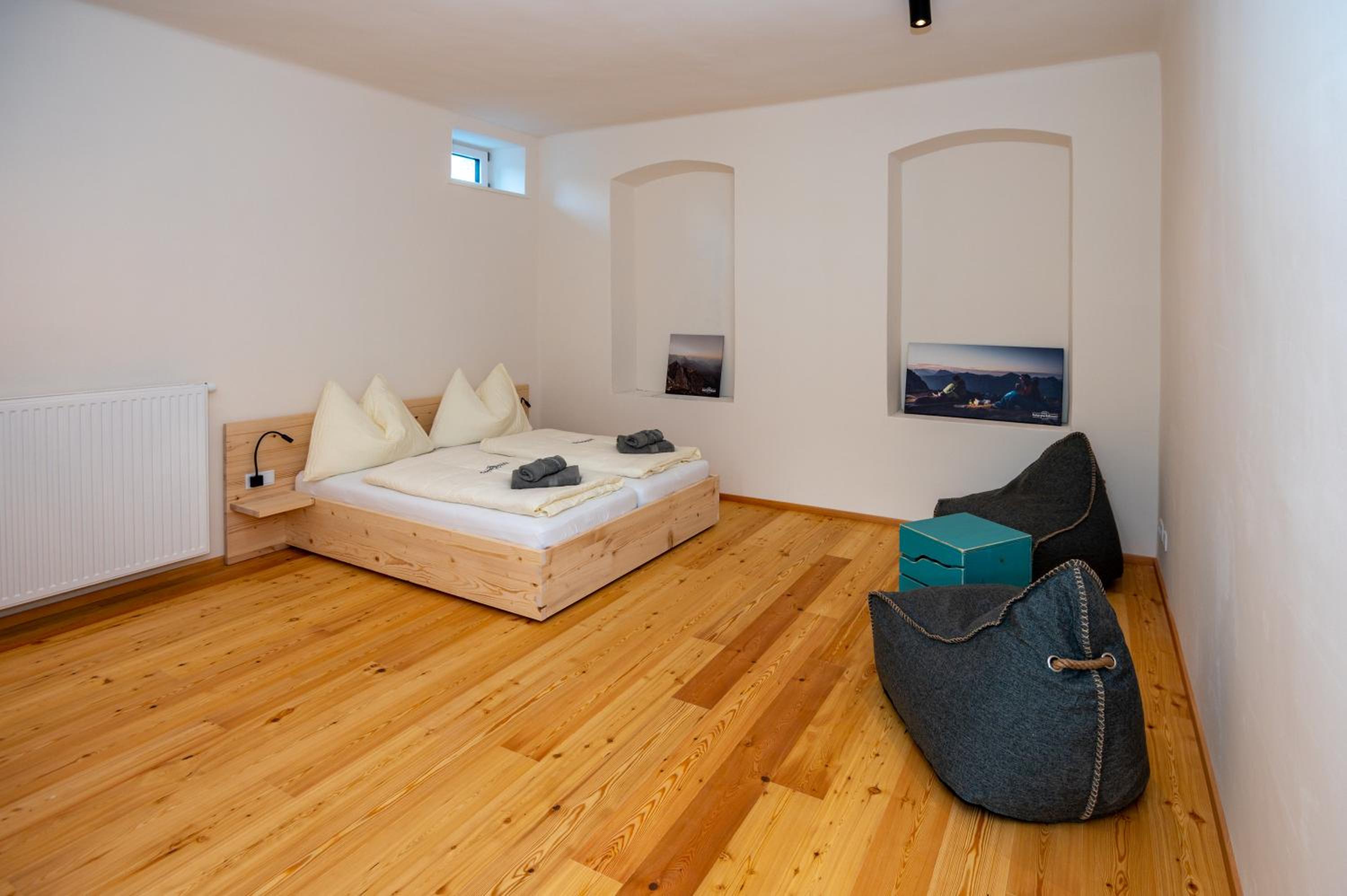 One-Bedroom Apartment photo 1