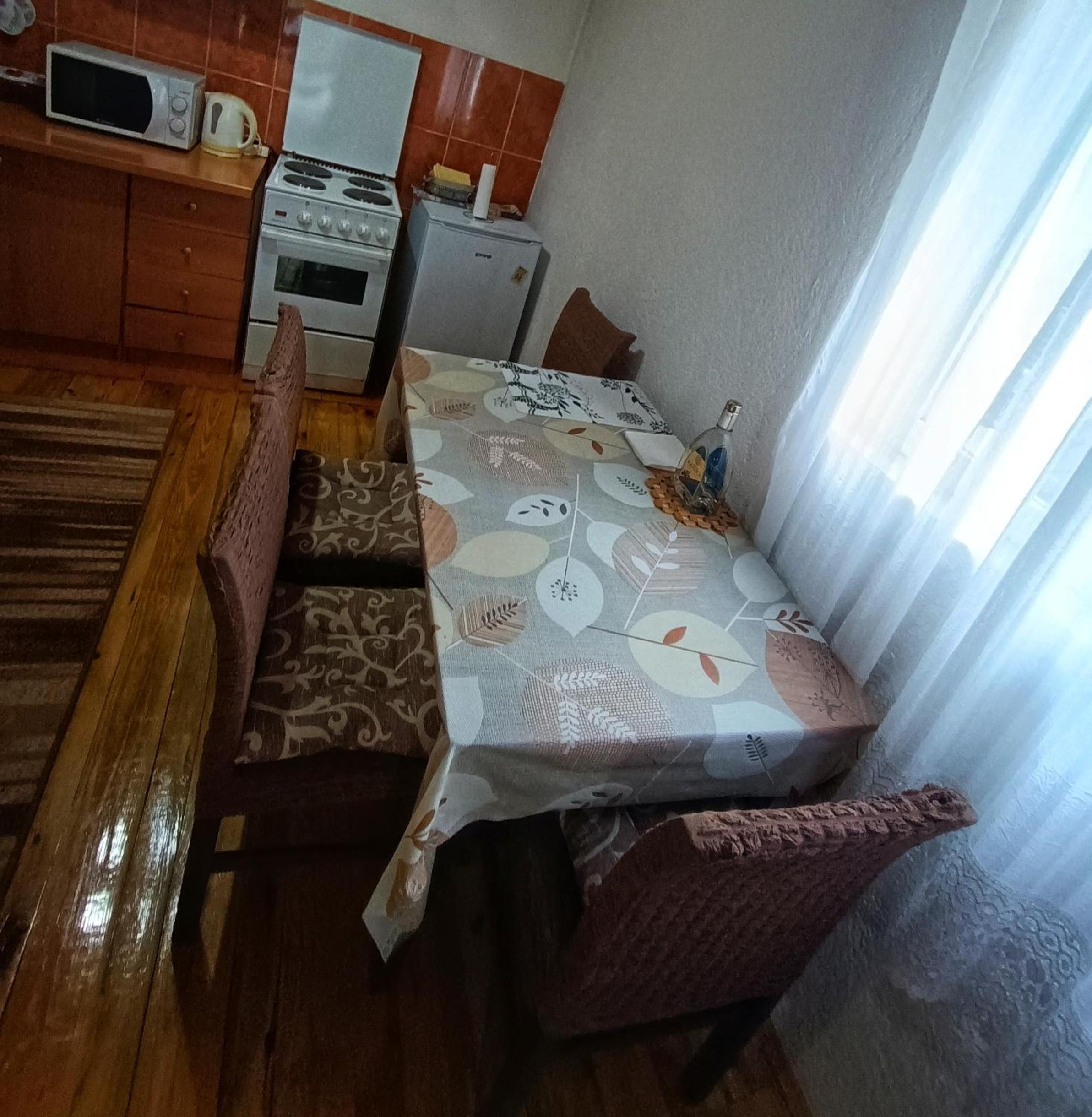 One-Bedroom Apartment - Photo 12