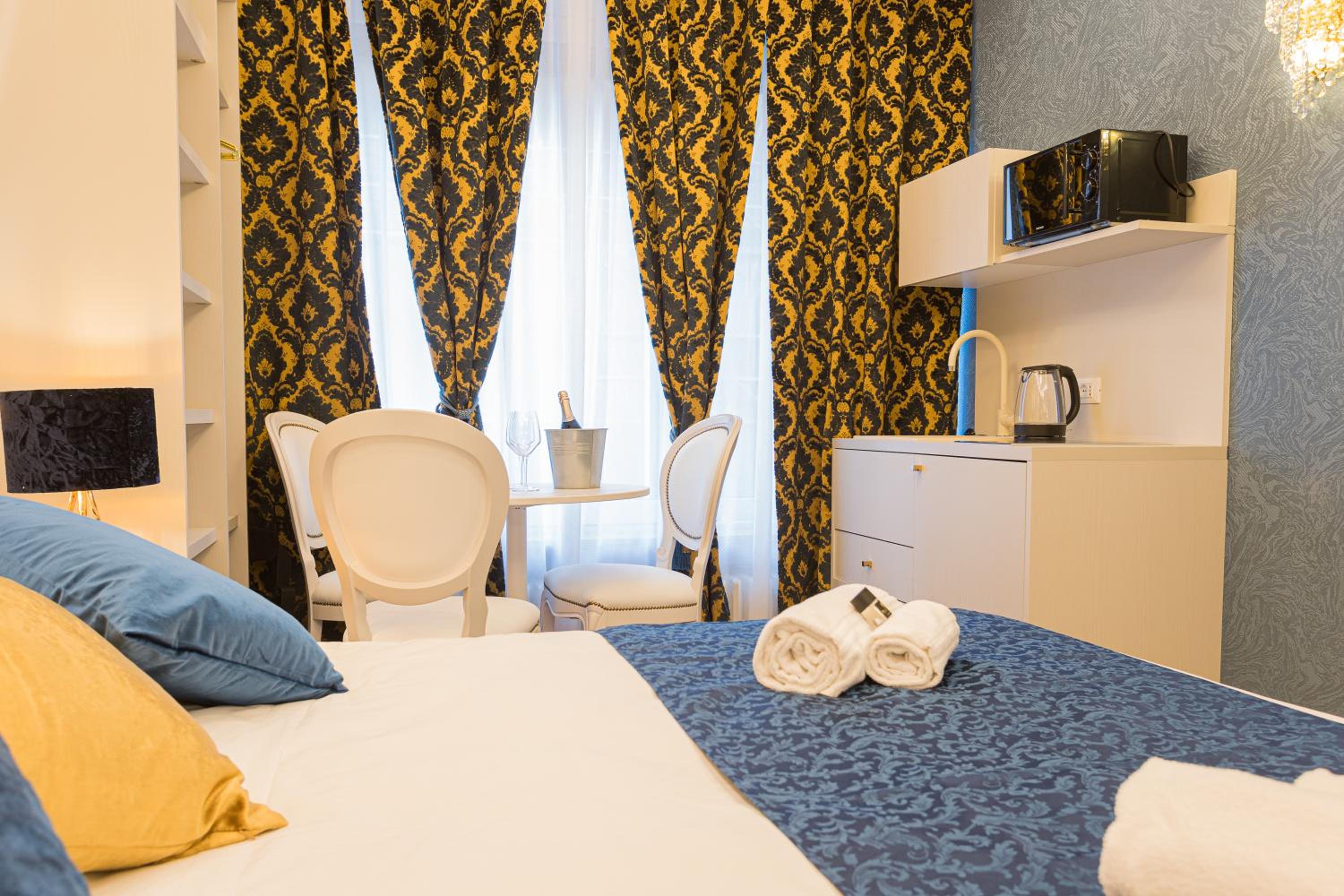Luxury Triple Room - Photo 1