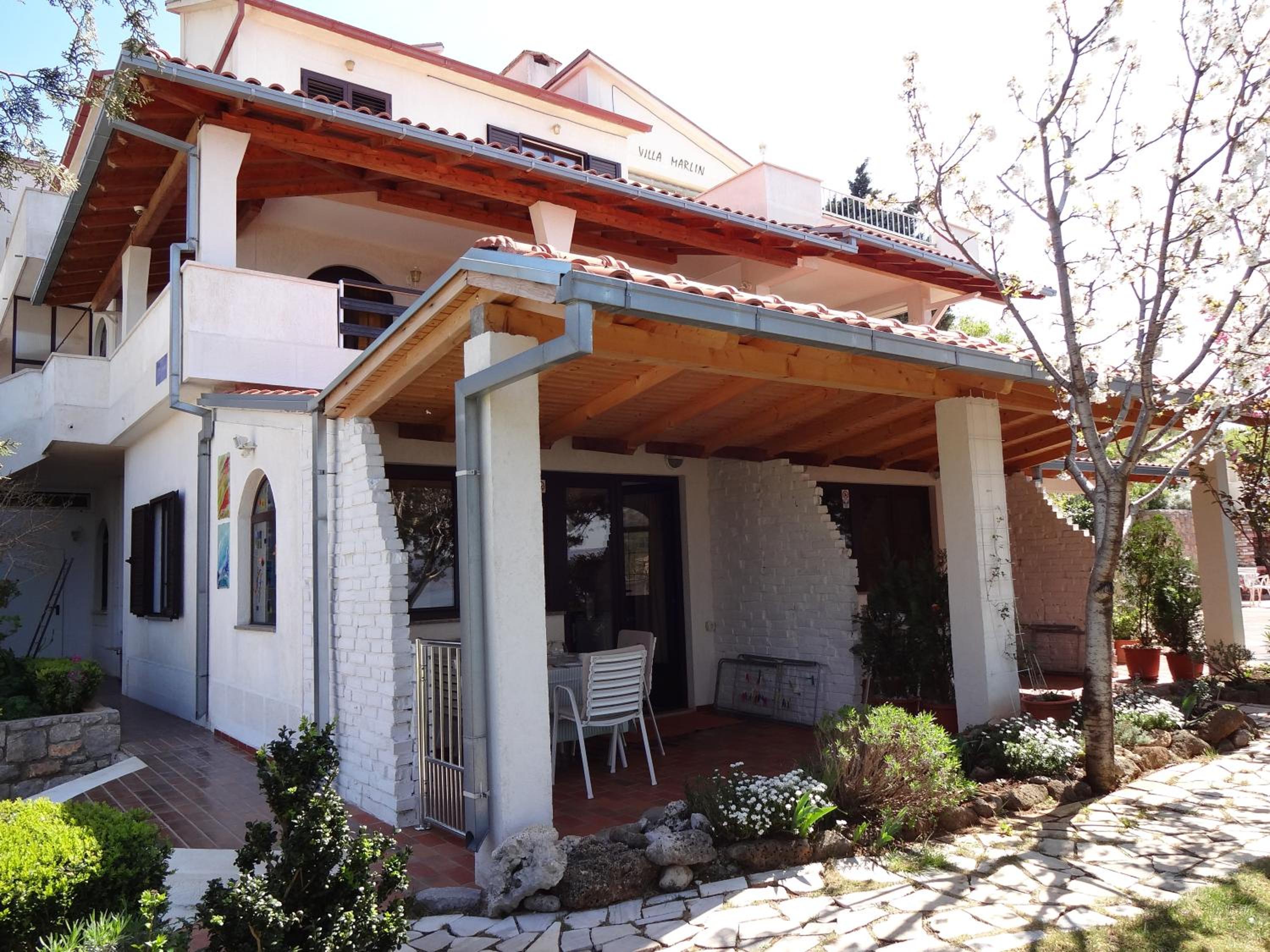 One-Bedroom Apartment with Terrace photo 1