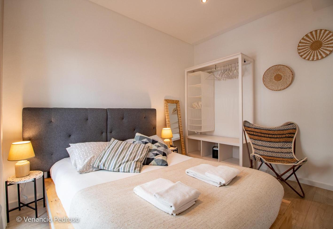 One-Bedroom Apartment photo 1