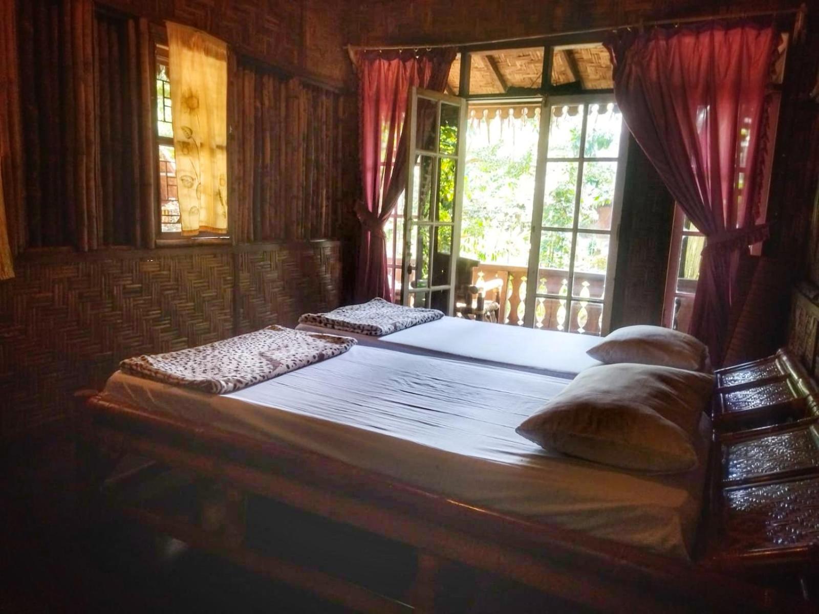 Standard Twin Room with Garden View - Photo 11