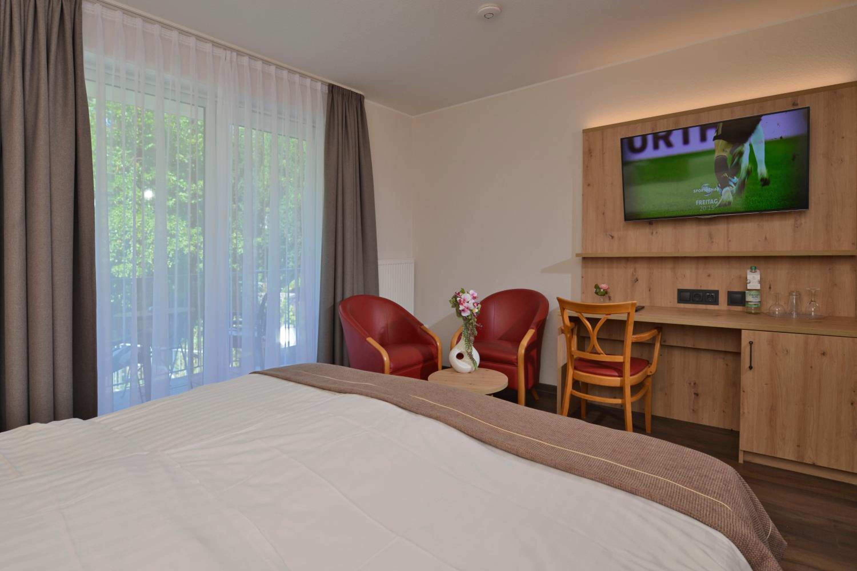 Large Double or Twin Room photo 2