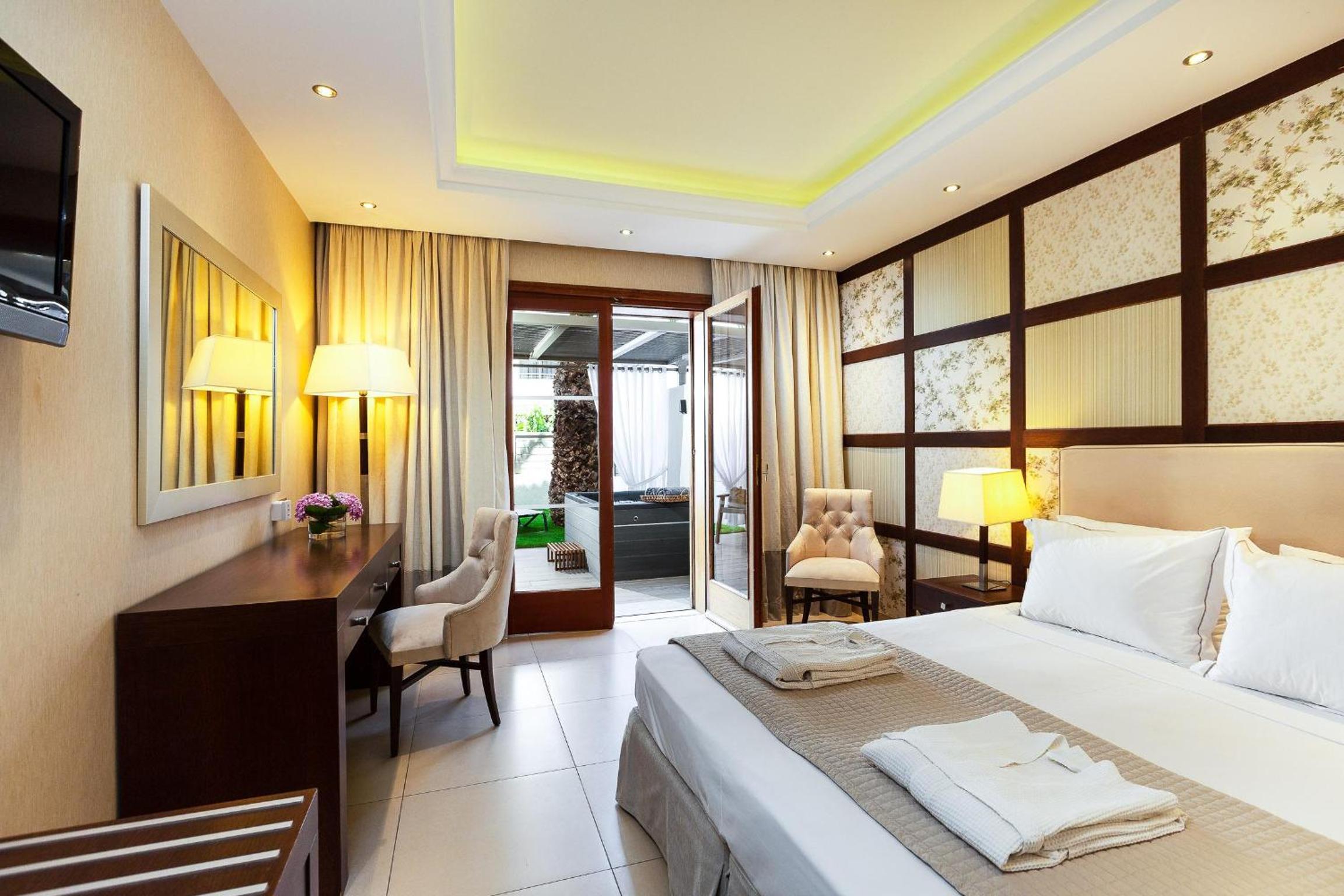 Superior Room with Outdoor Jetted Tub