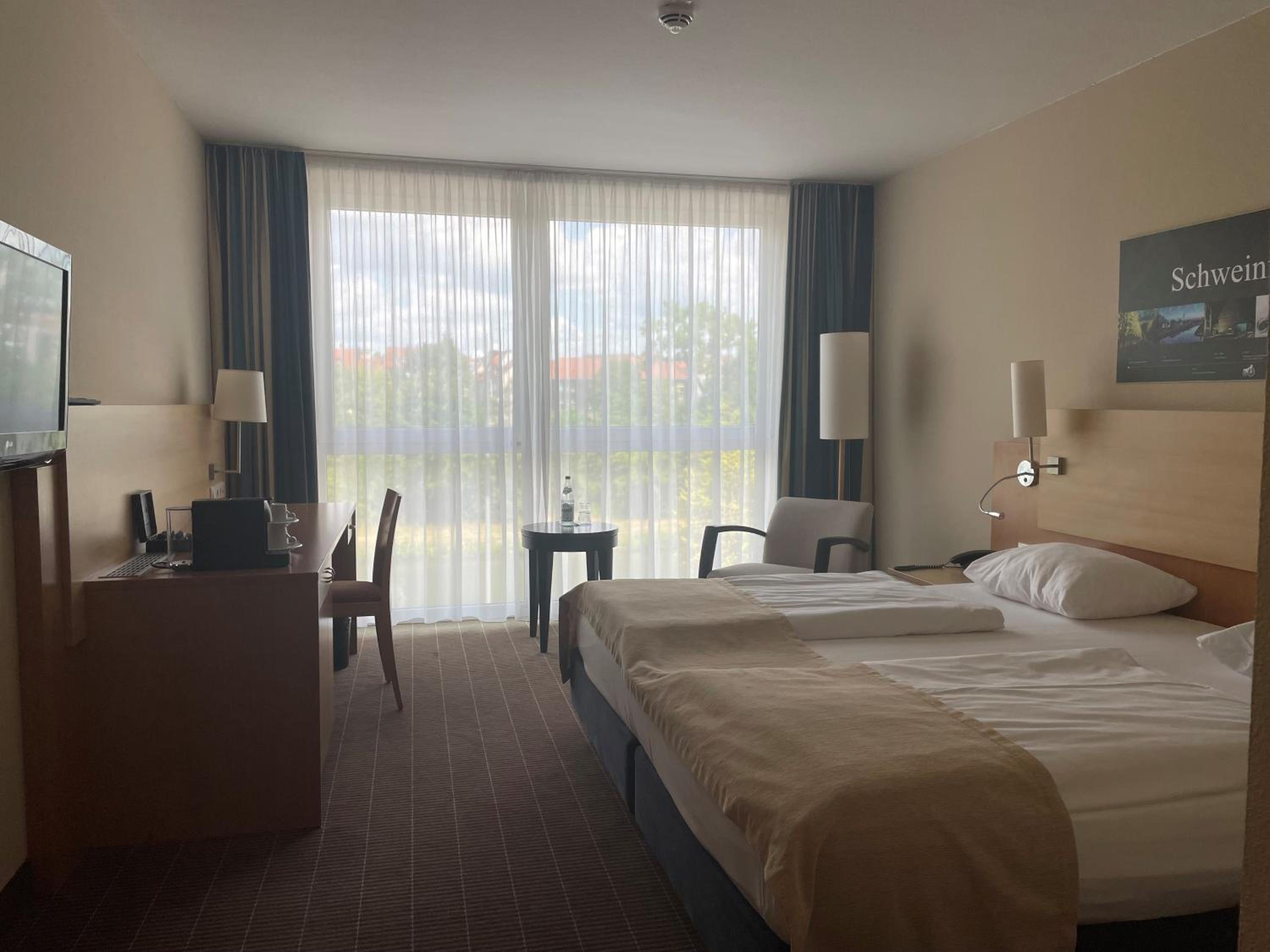 King Room with View - Photo 4