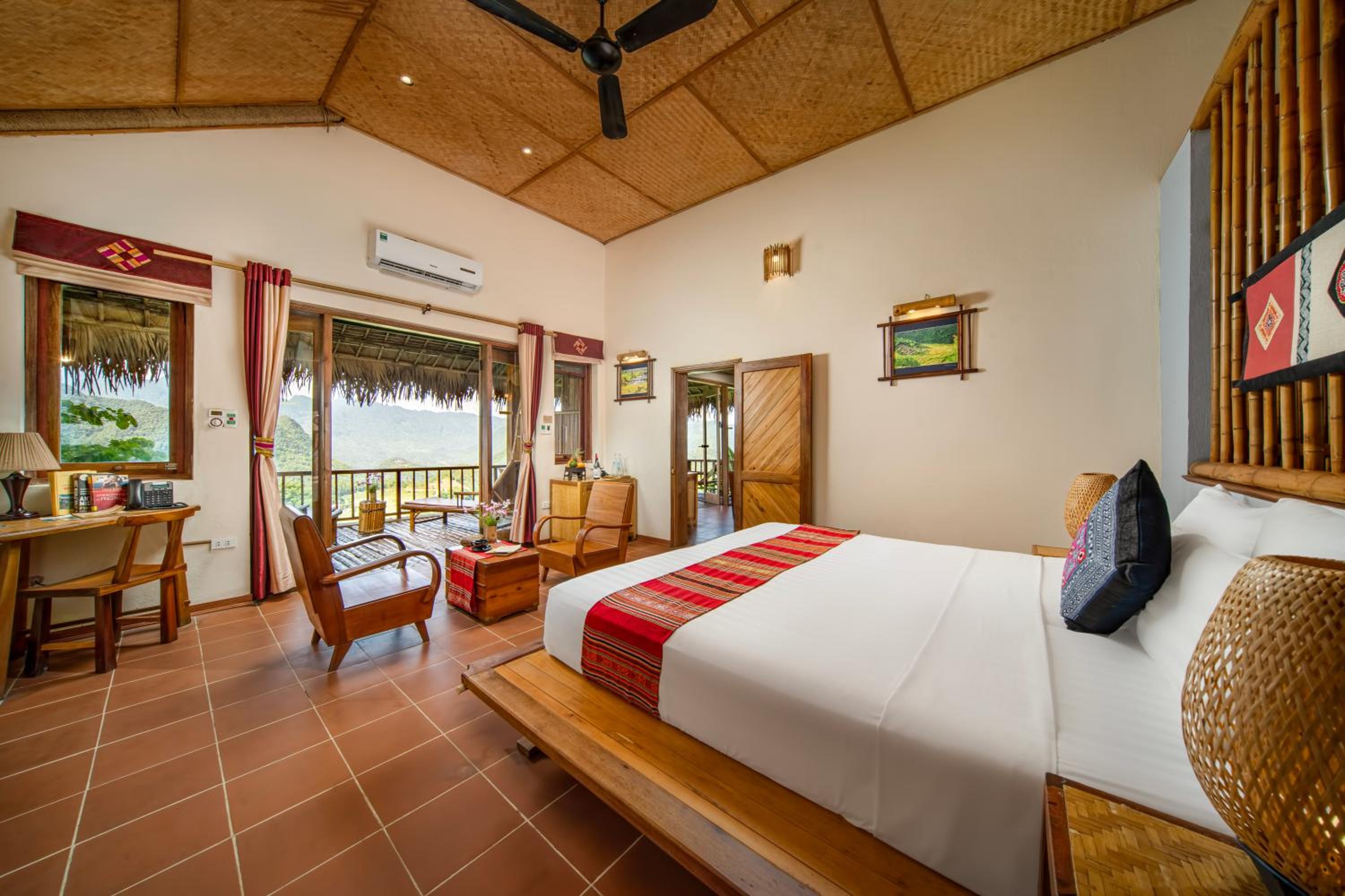 Deluxe Double or Twin Room with Mountain View photo 2