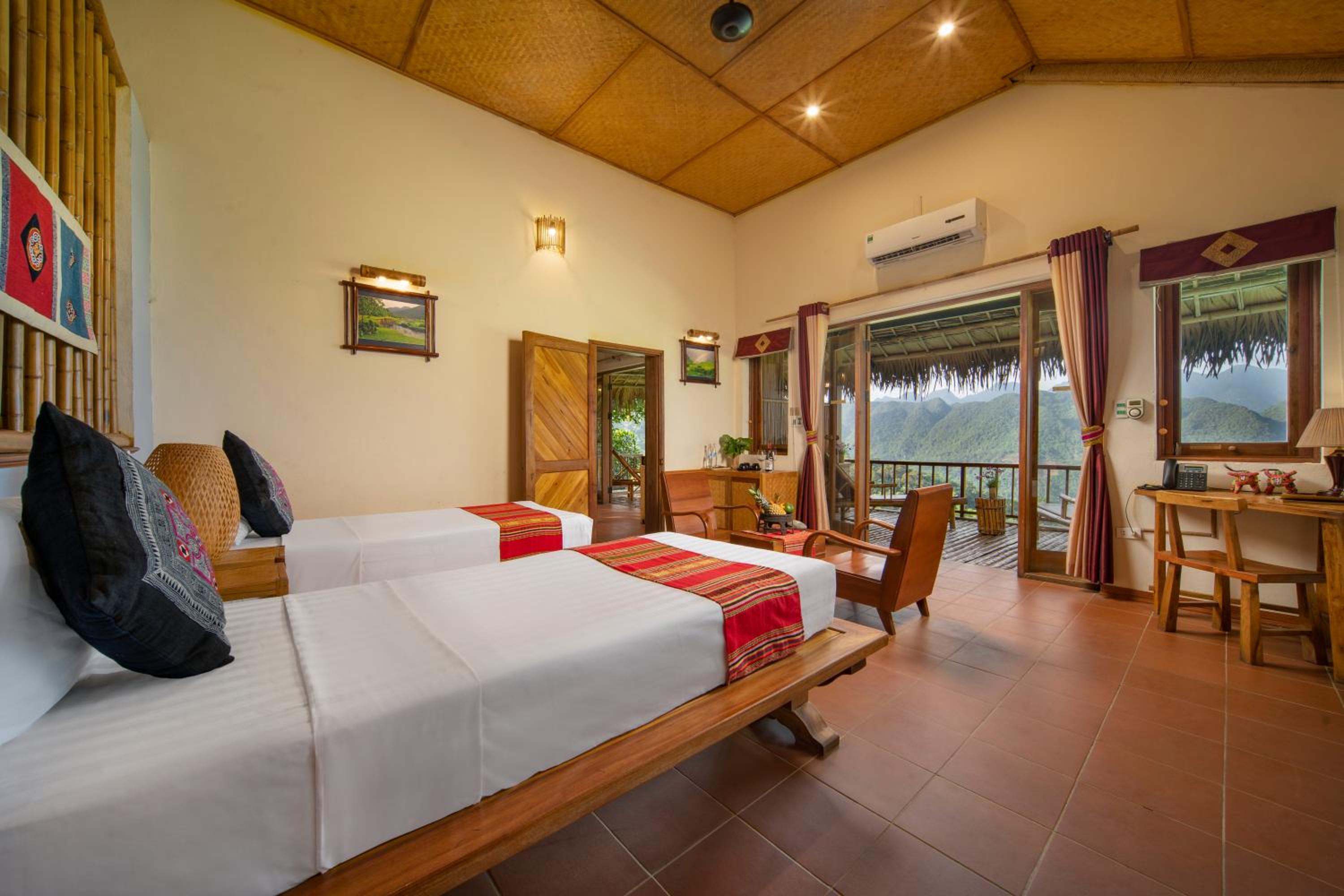 Deluxe Double or Twin Room with Mountain View photo 3