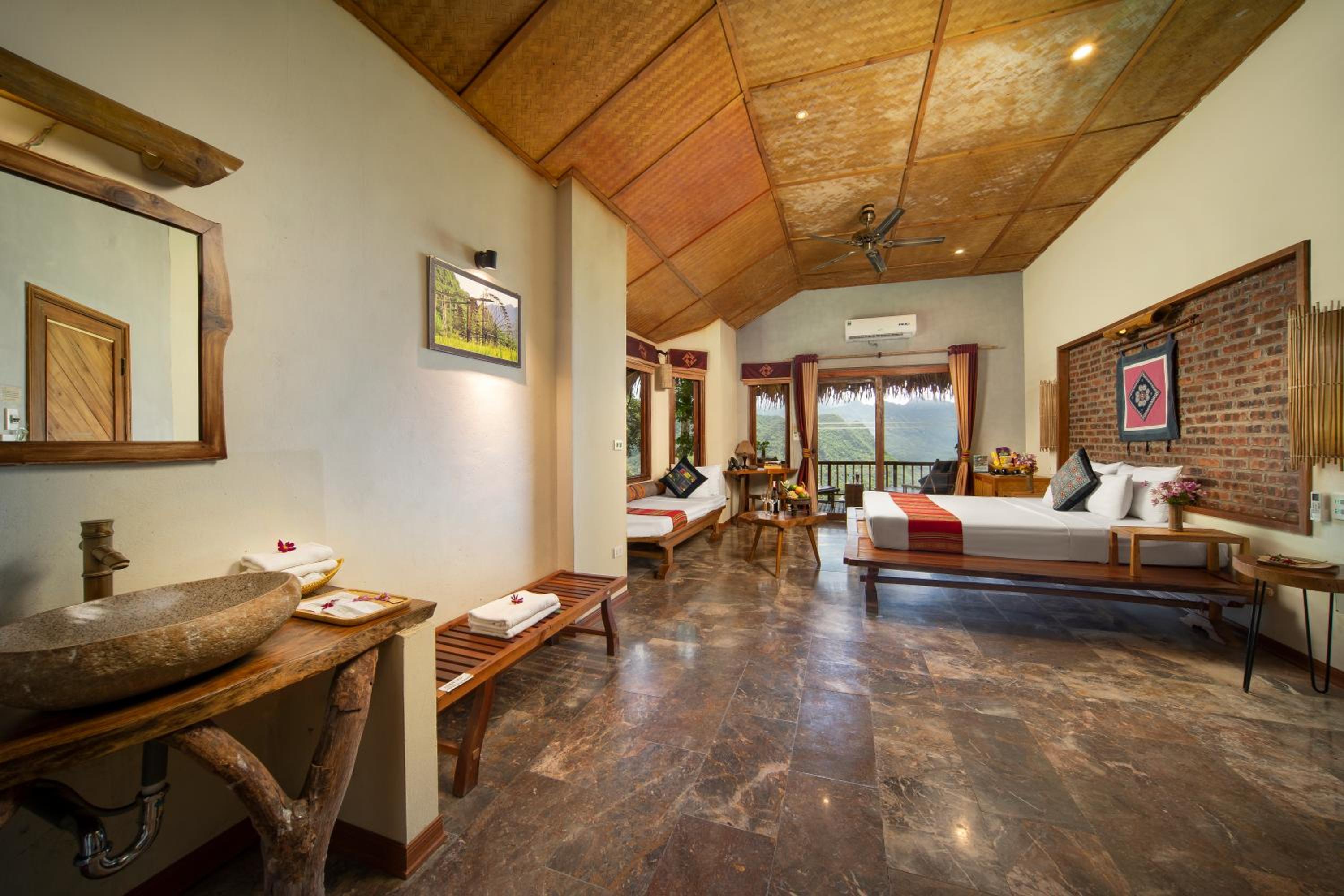 Deluxe Double or Twin Room with Mountain View photo 1