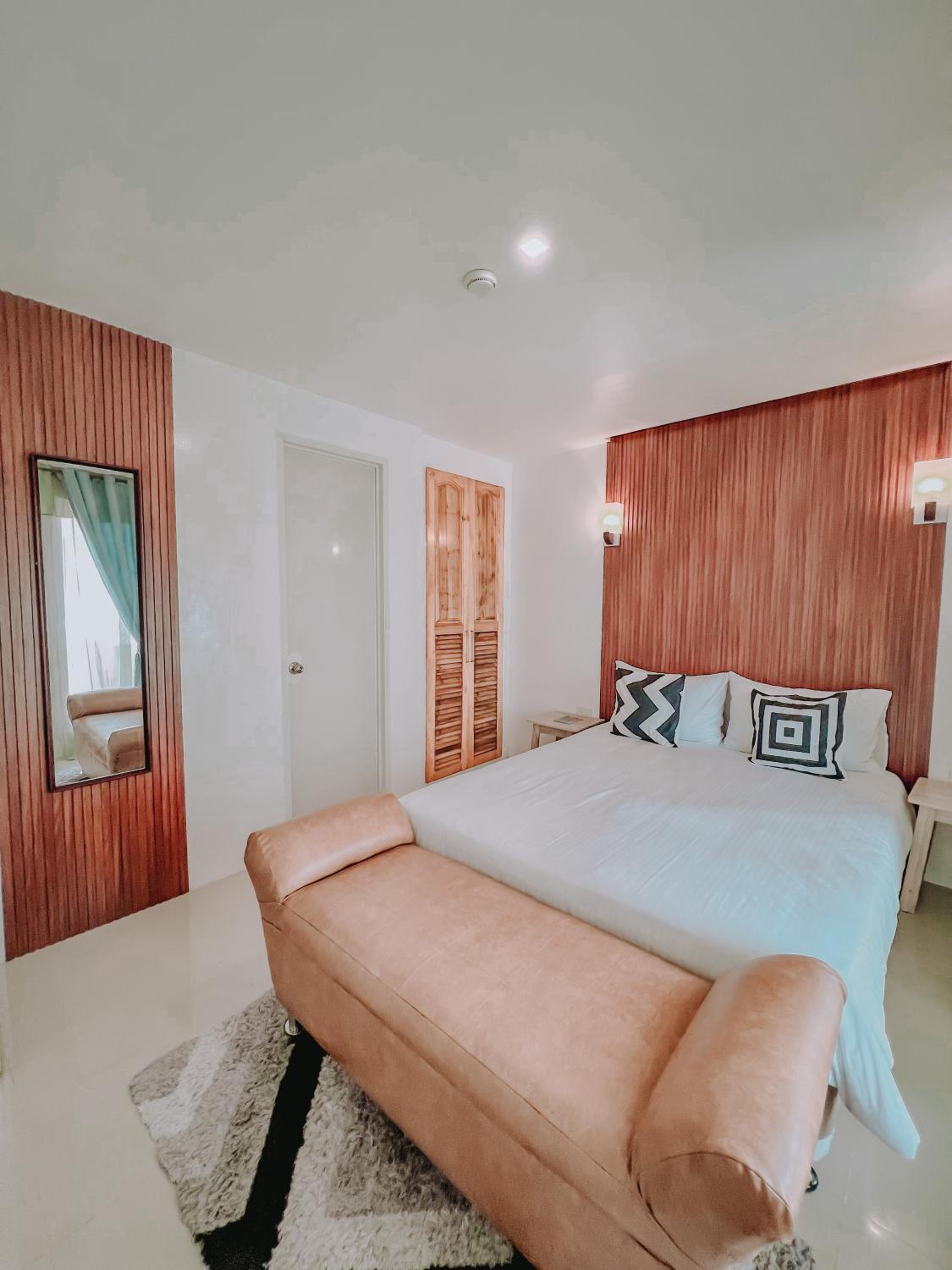 Deluxe Double Room with Sea View - Photo 4