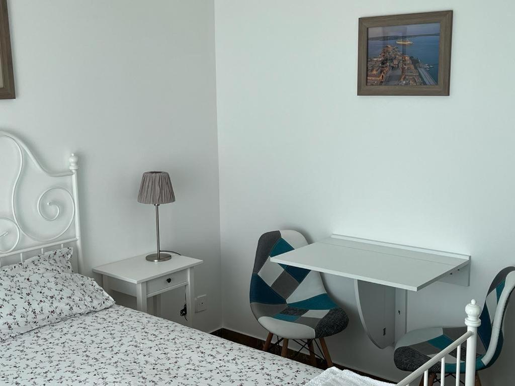 Deluxe Double Room with Sea View - Photo 3